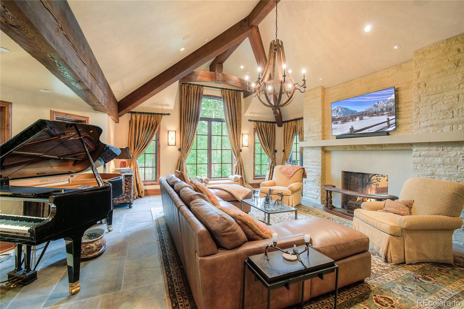 327 Peerless Drive