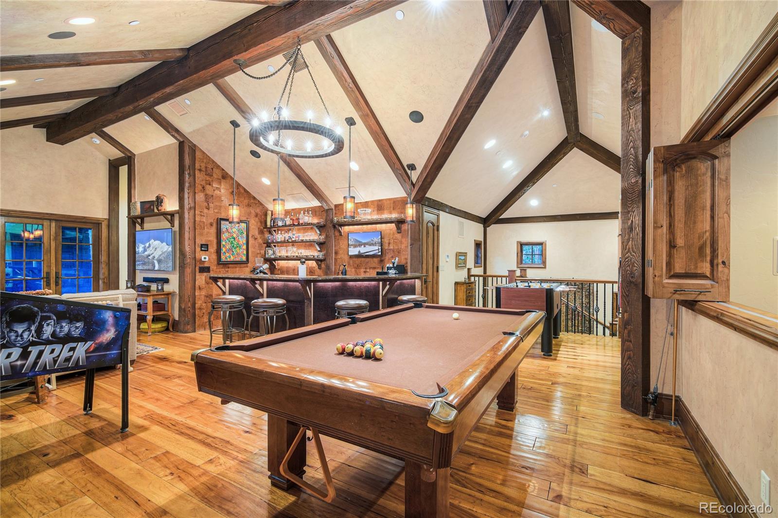 327 Peerless Drive