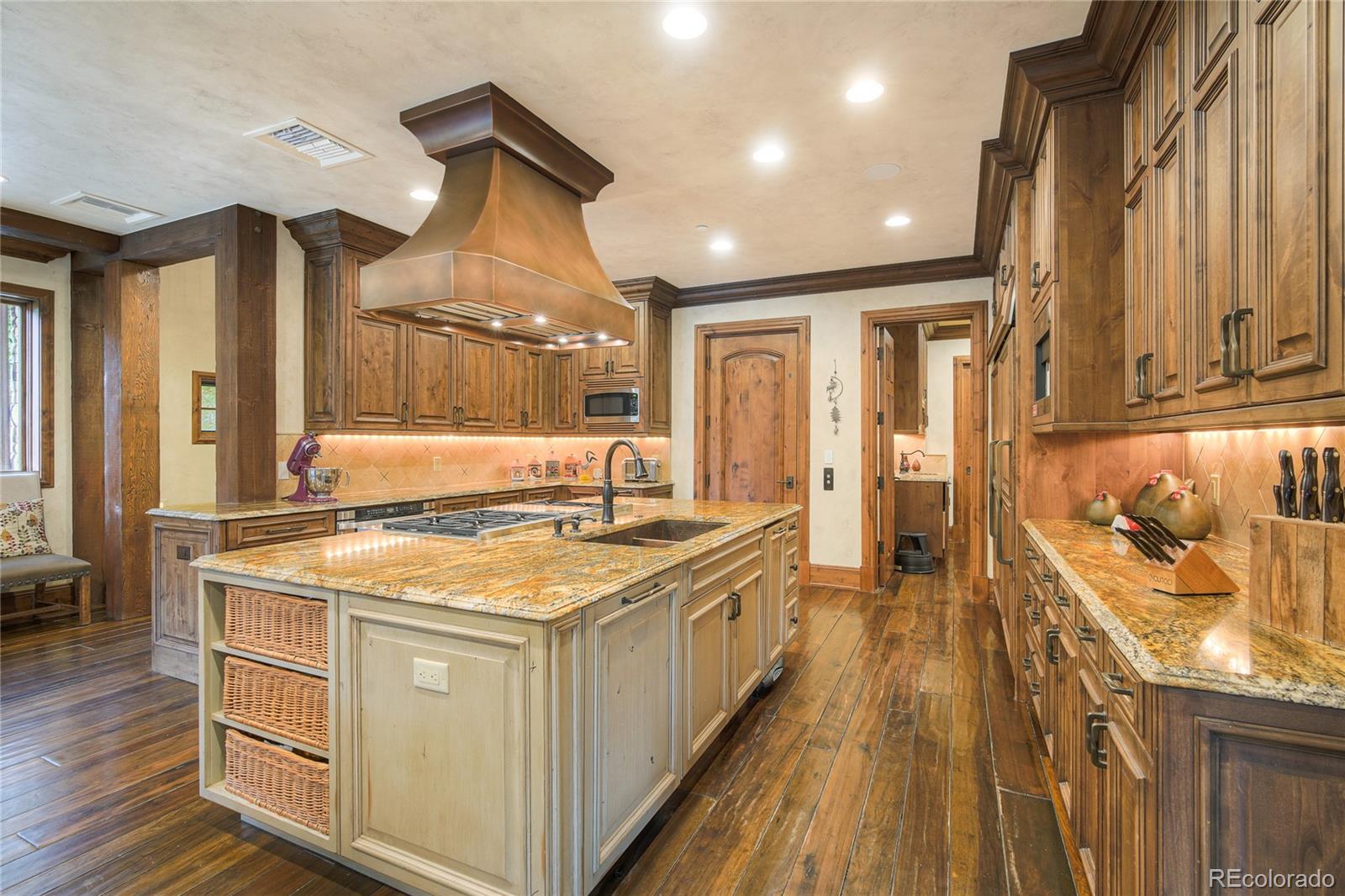 327 Peerless Drive