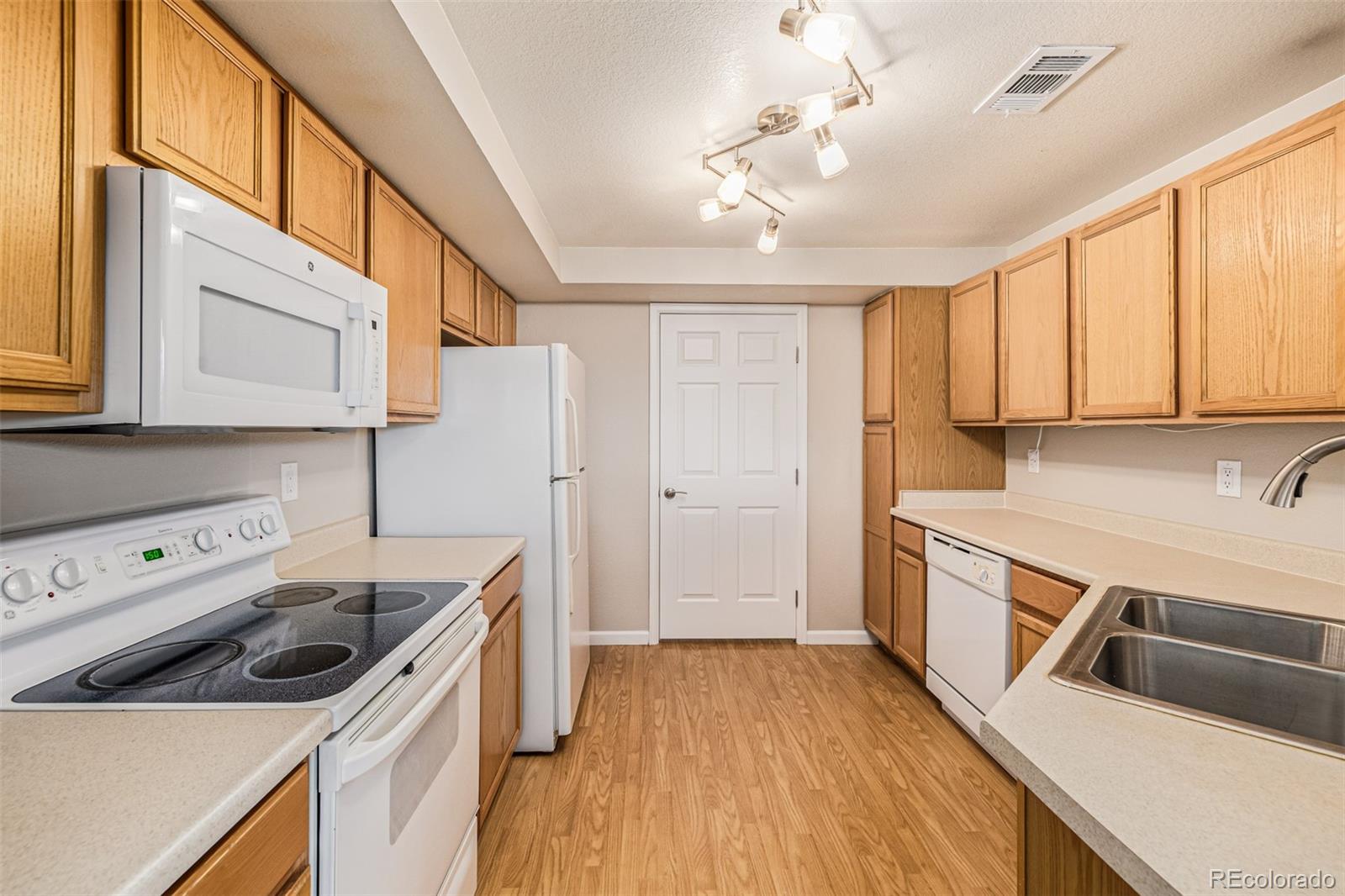 5726 N Genoa Way Unit: 301