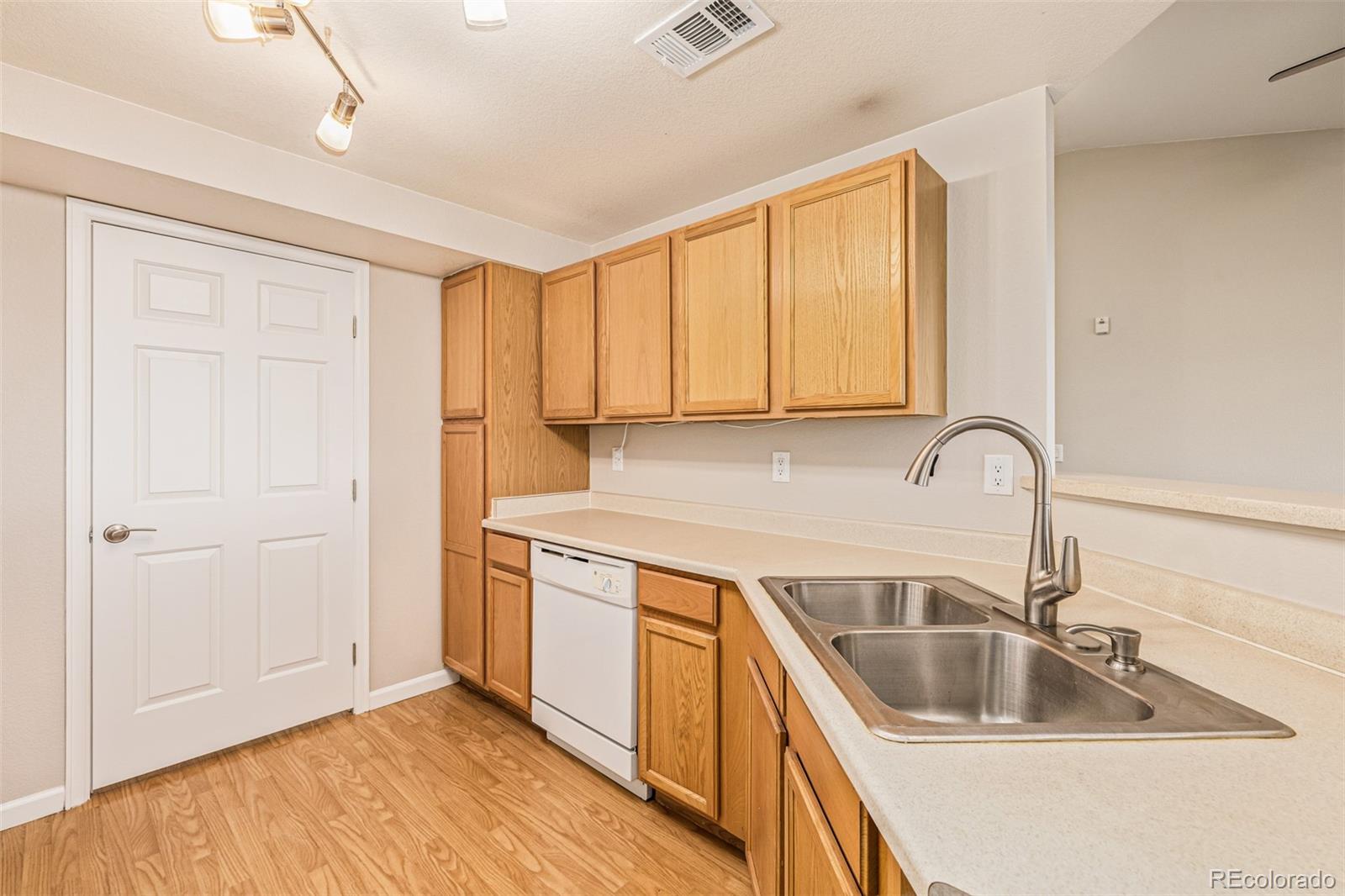 5726 N Genoa Way Unit: 301