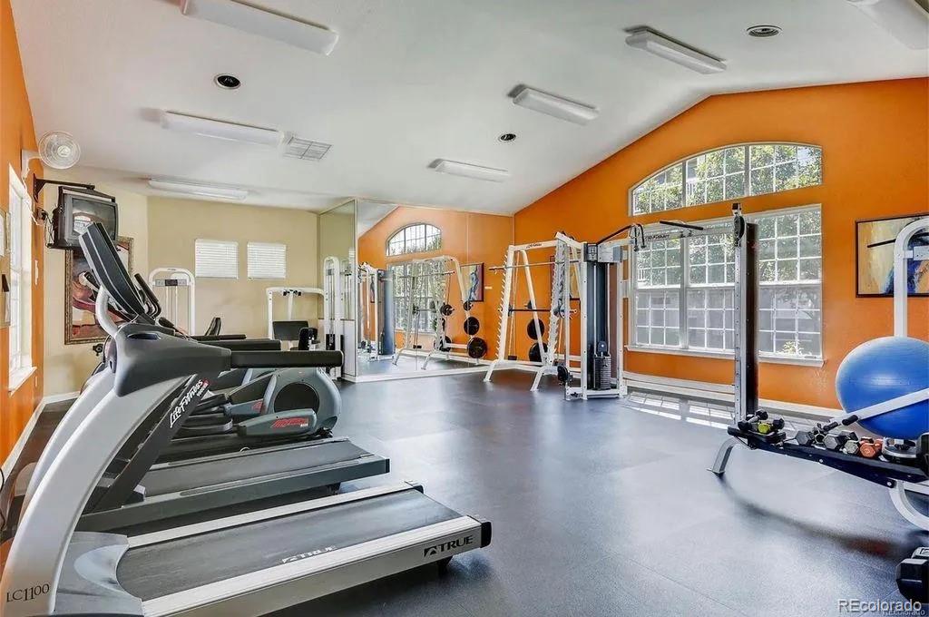 5726 N Genoa Way Unit: 301