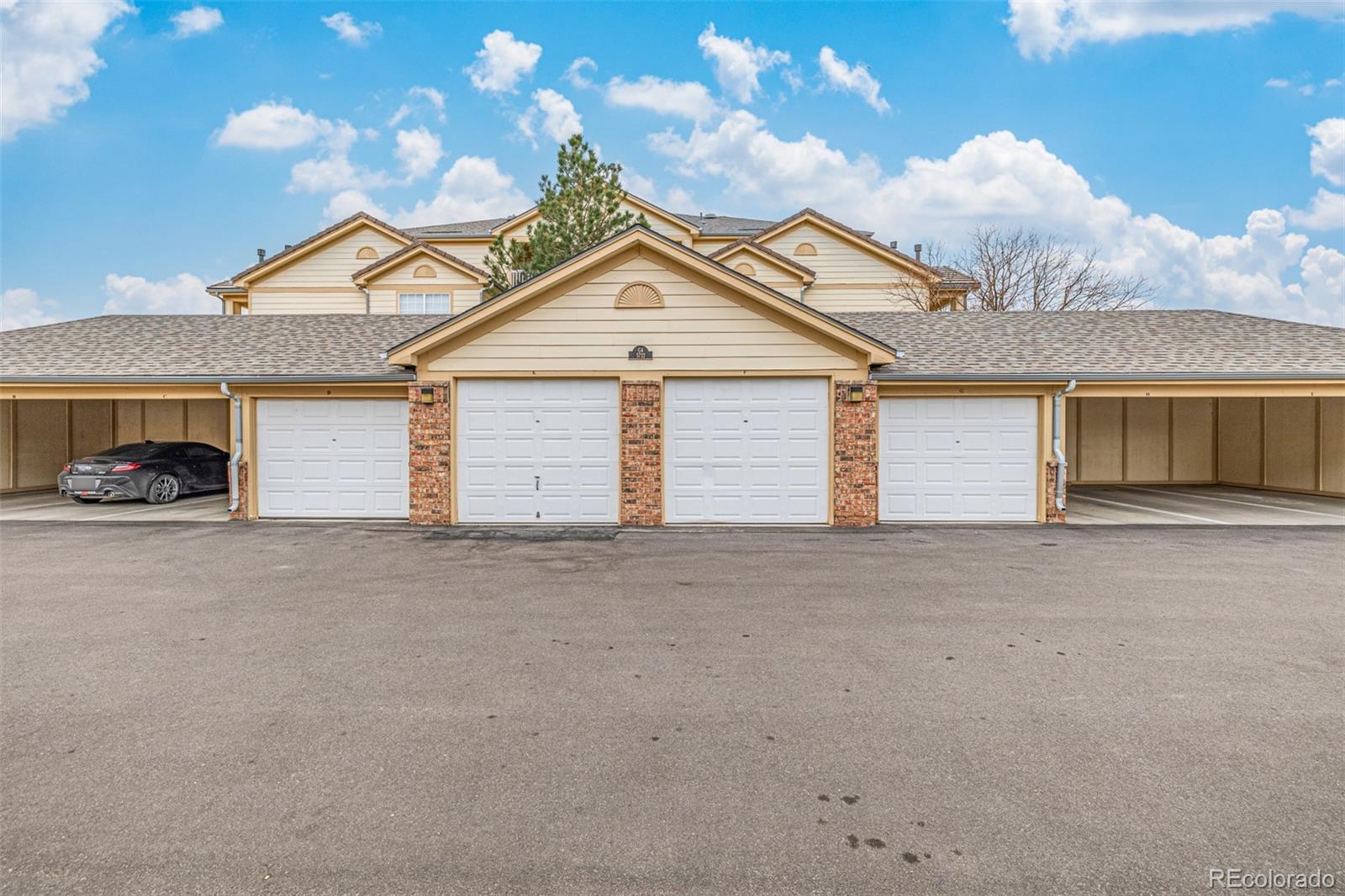 5726 N Genoa Way Unit: 301