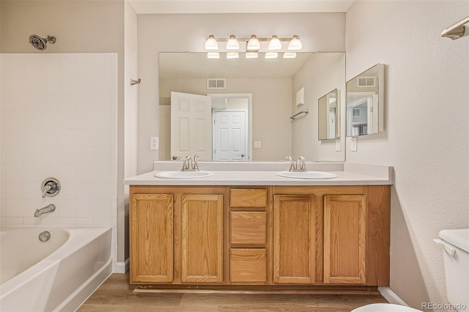 5726 N Genoa Way Unit: 301