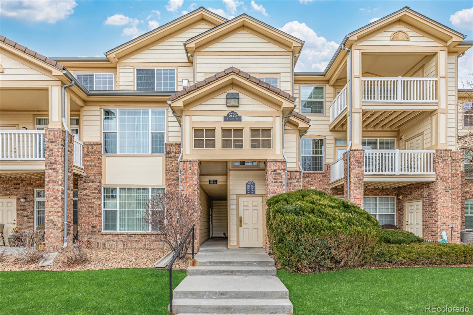 5726 N Genoa Way Unit: 301