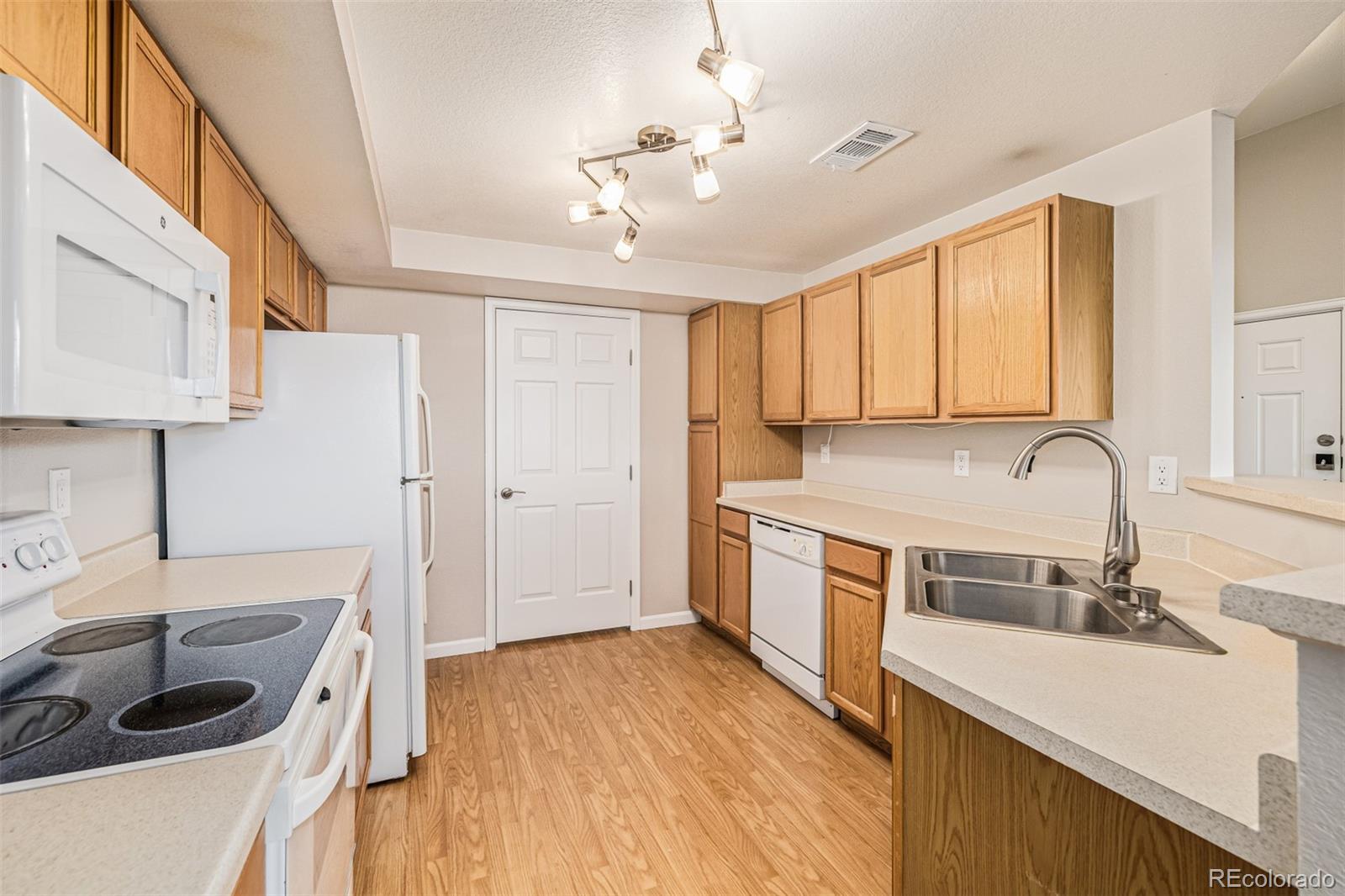 5726 N Genoa Way Unit: 301