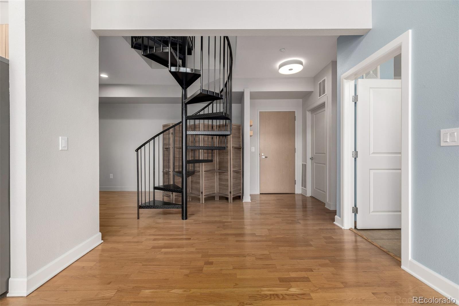 5677 S Park Place Unit: 311A