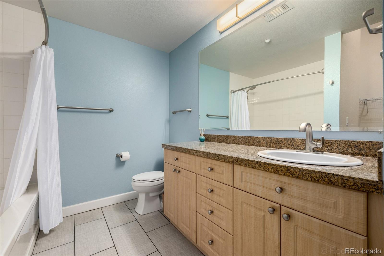 5677 S Park Place Unit: 311A