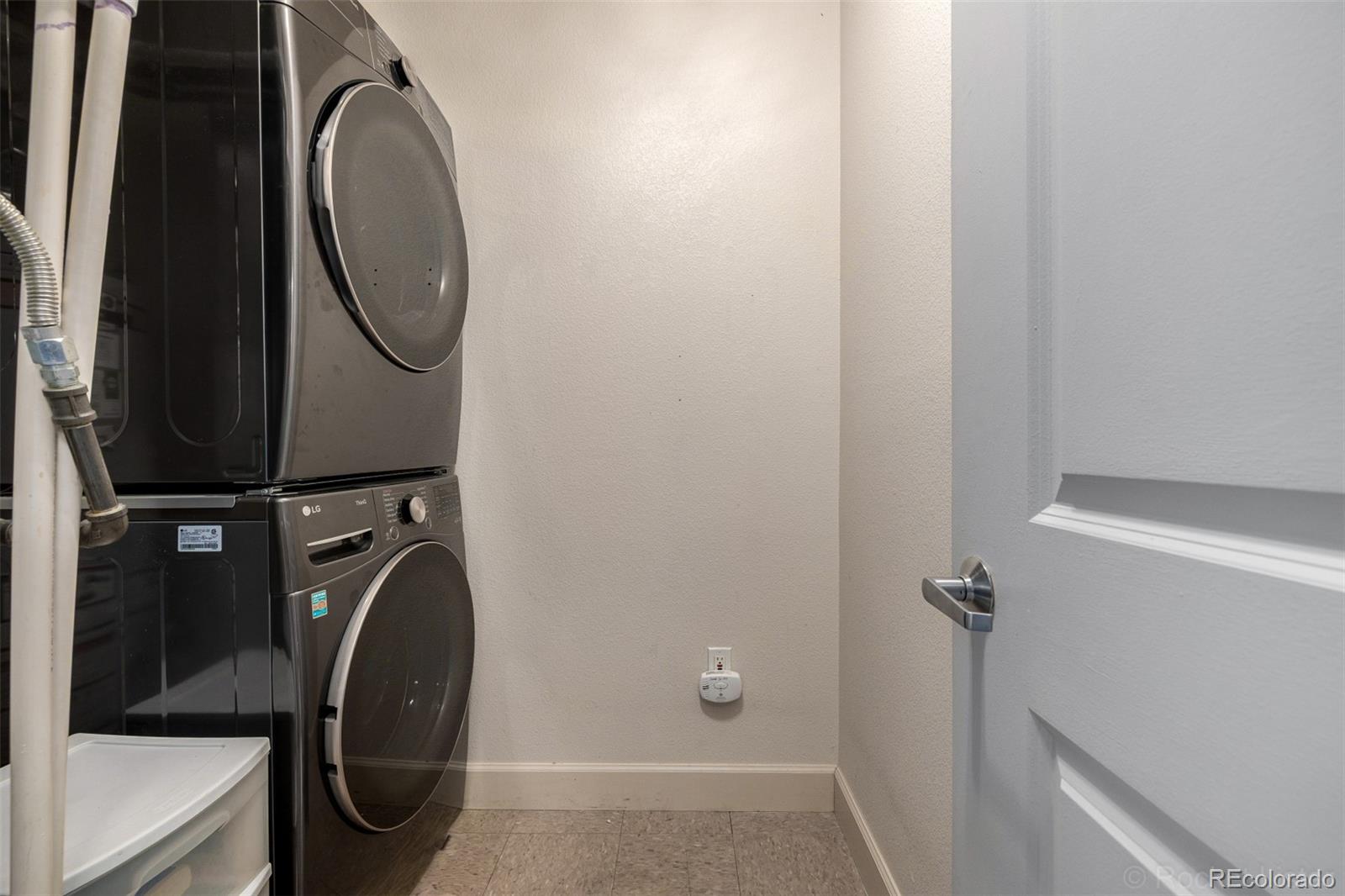 5677 S Park Place Unit: 311A