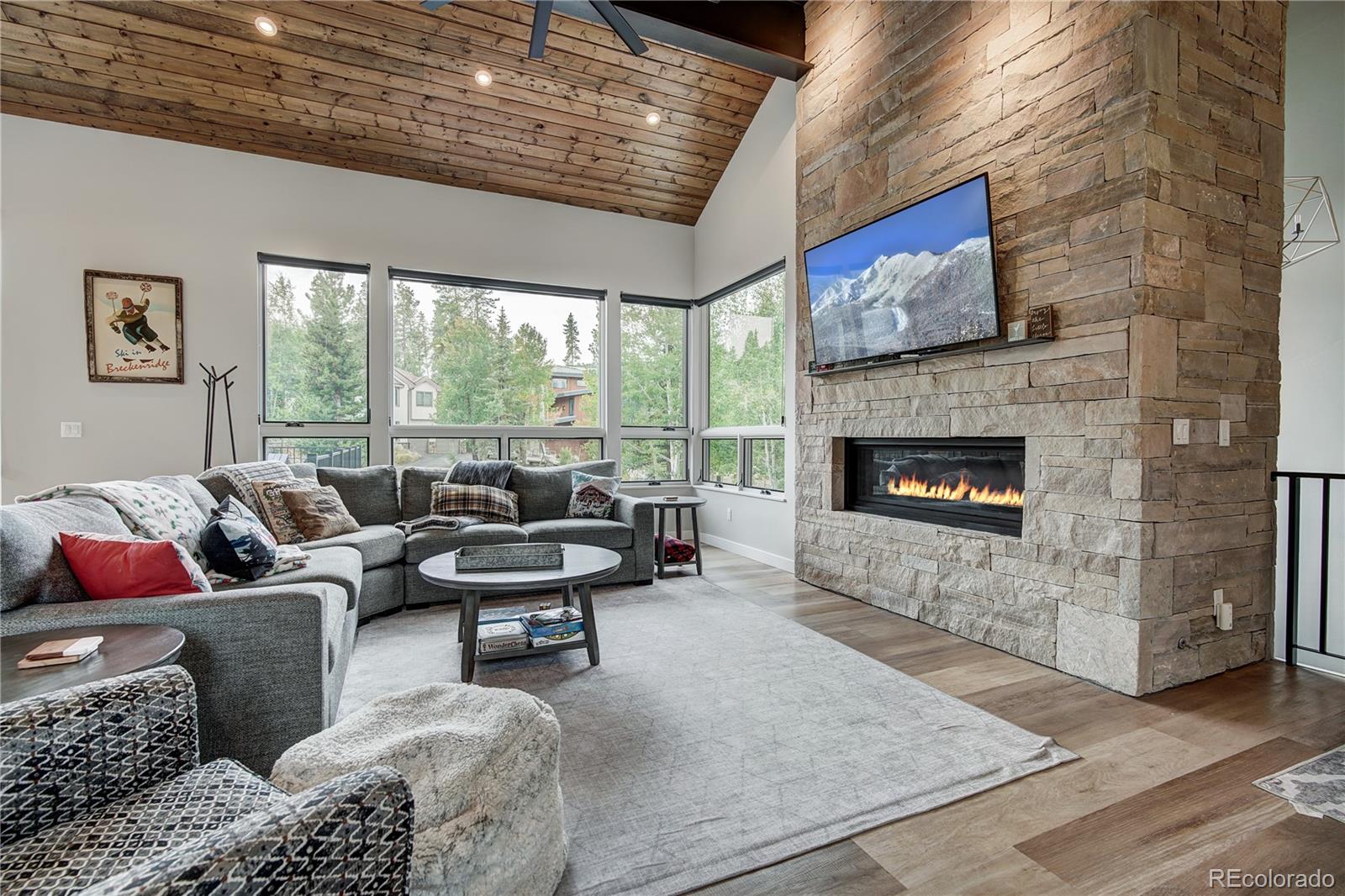 19 White Cloud Drive