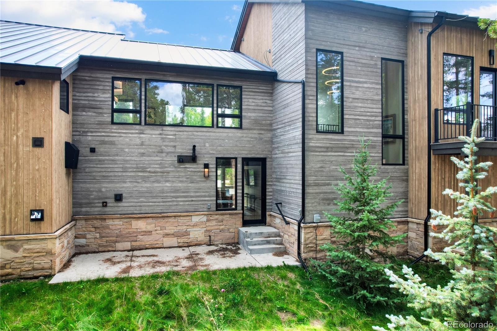 19 White Cloud Drive