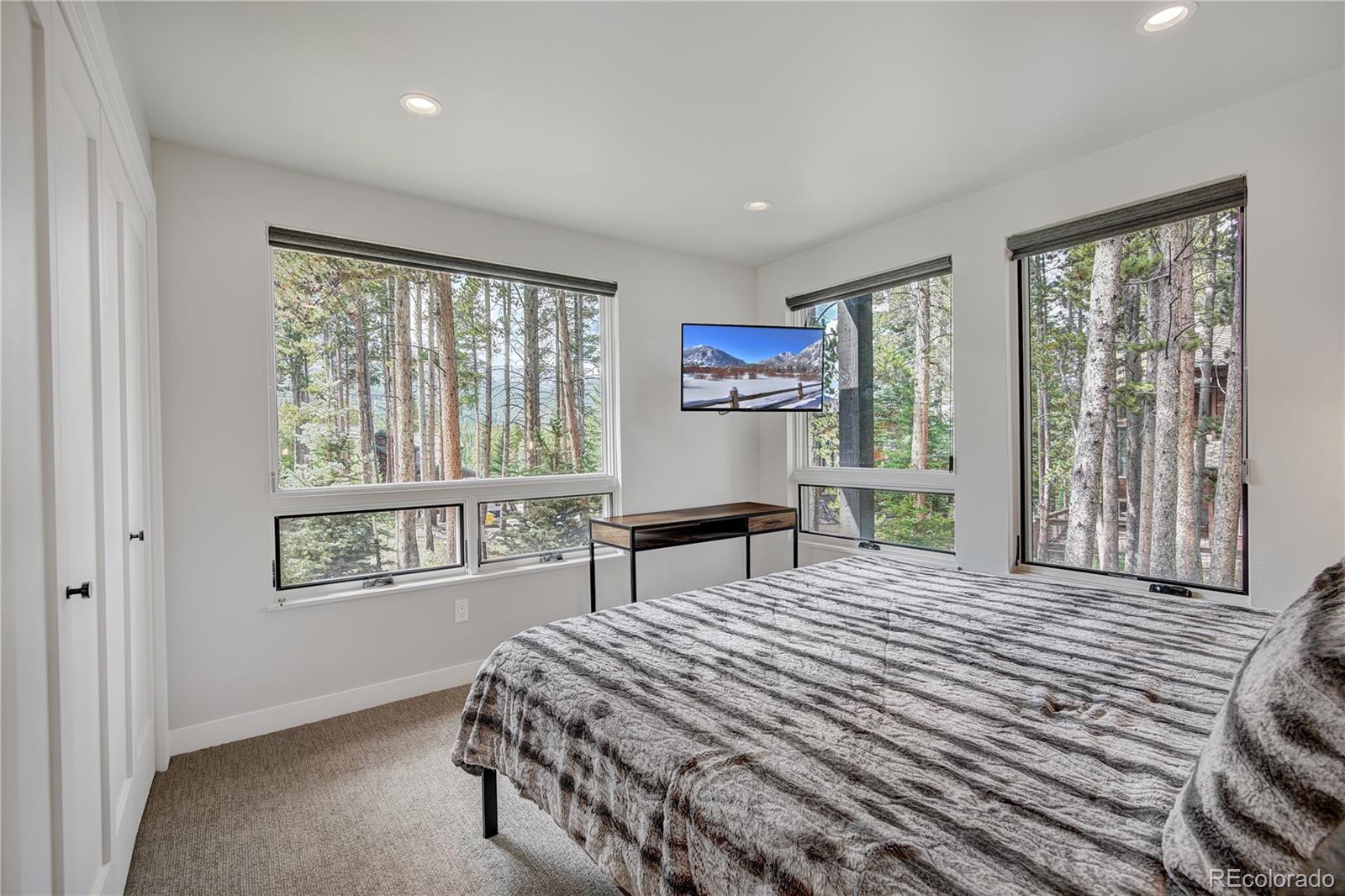 19 White Cloud Drive