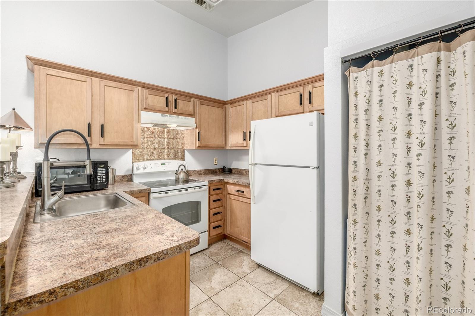 919 S Dawson Way Unit: 17