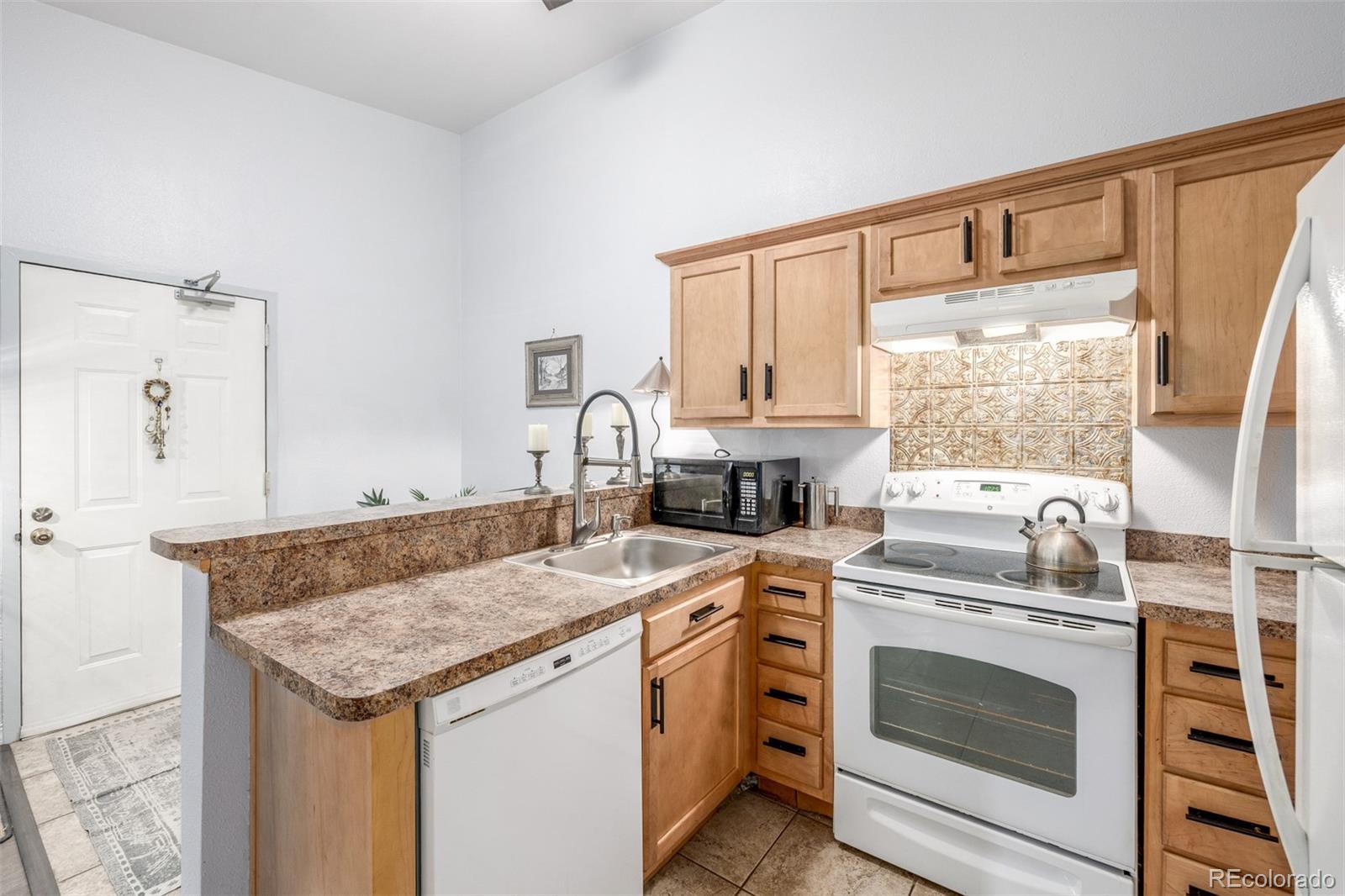 919 S Dawson Way Unit: 17
