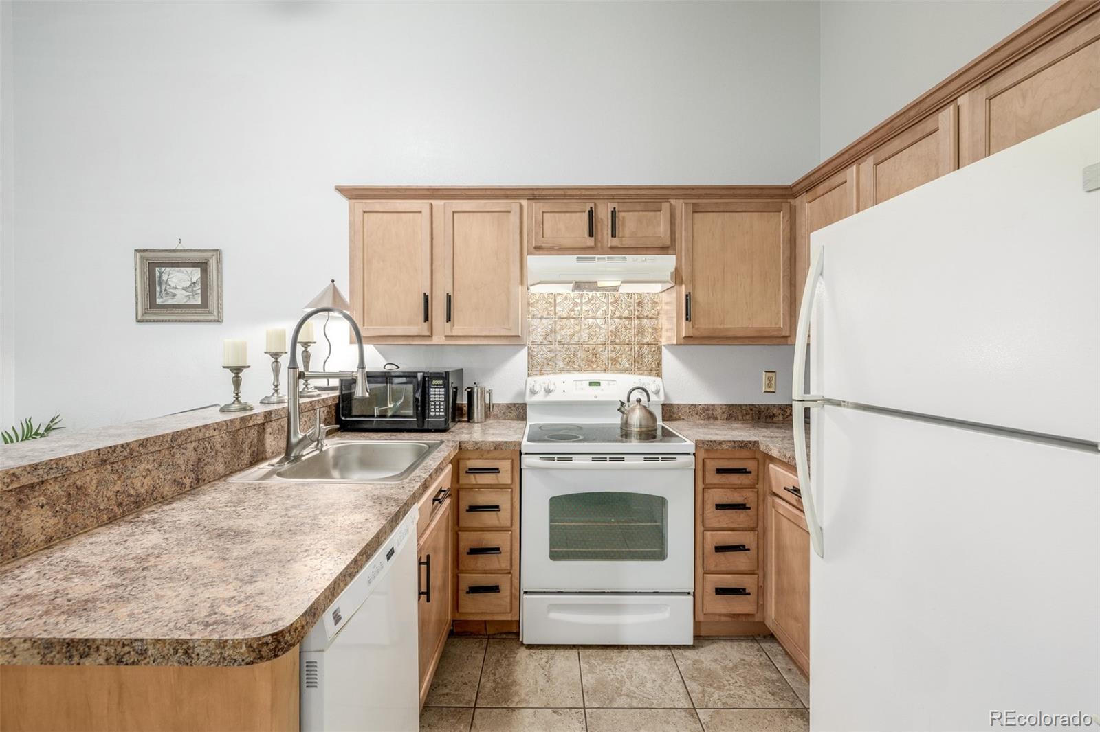 919 S Dawson Way Unit: 17