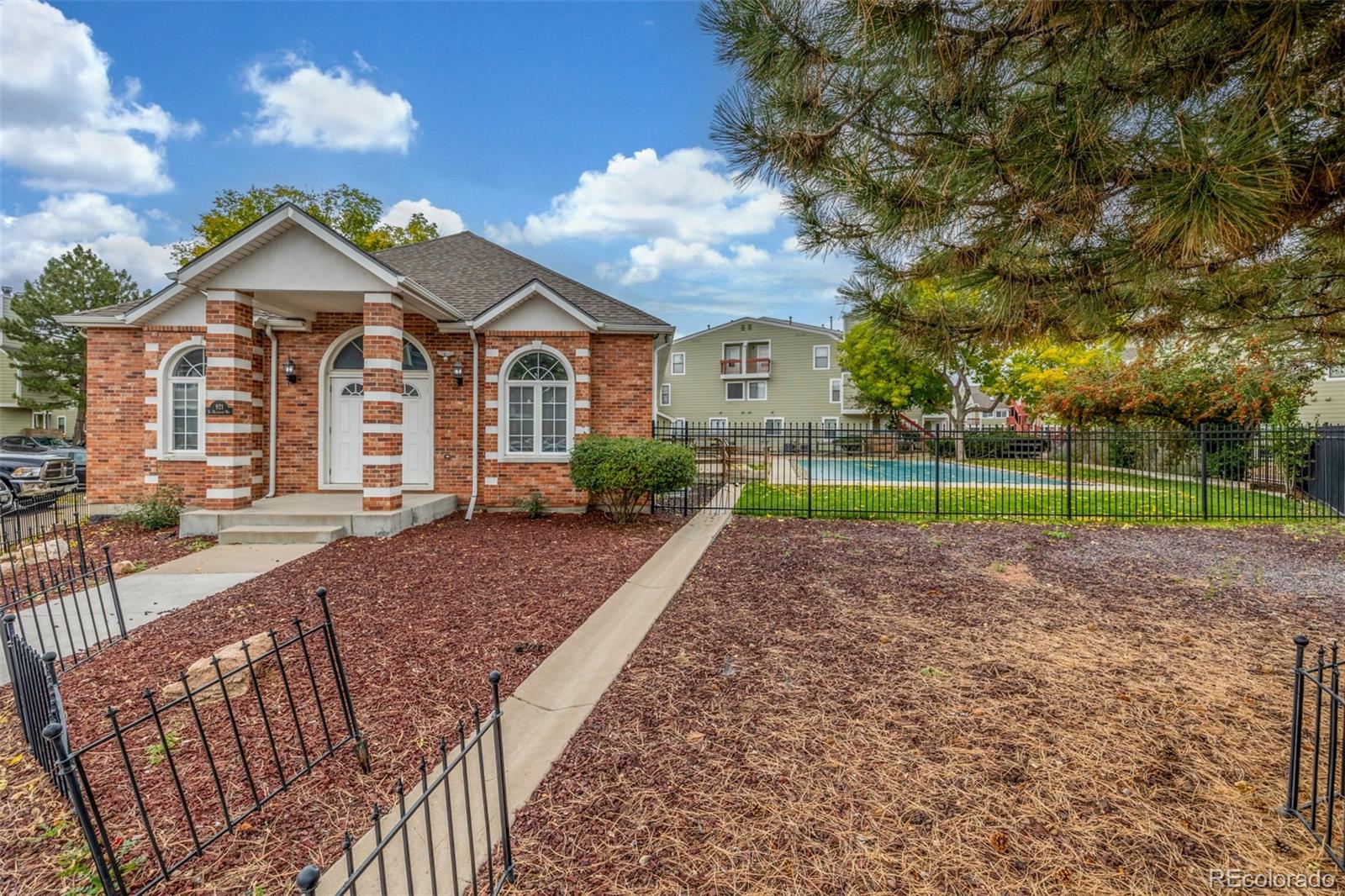 919 S Dawson Way Unit: 17