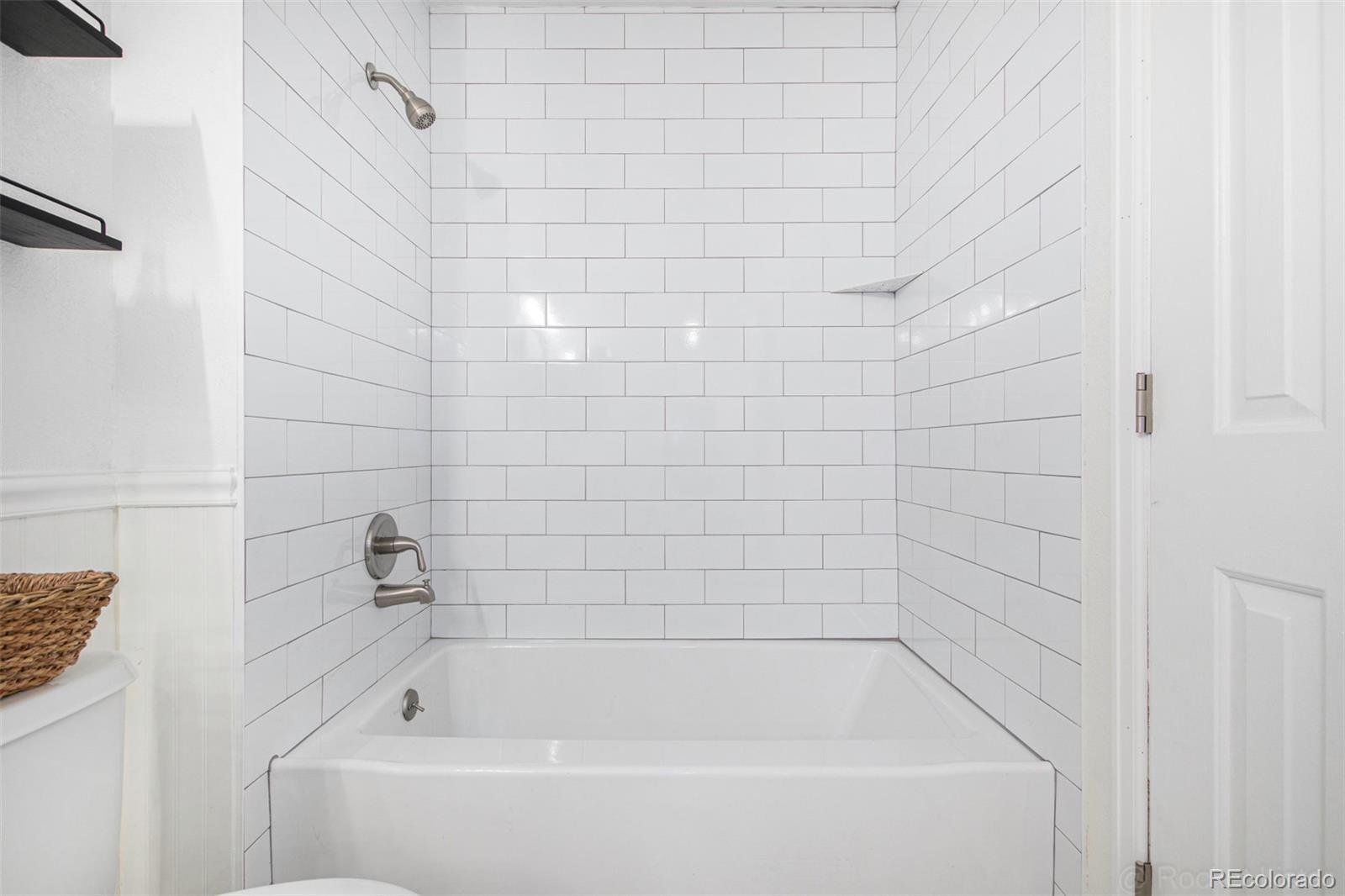 8500 E Jefferson Avenue Unit: 17C