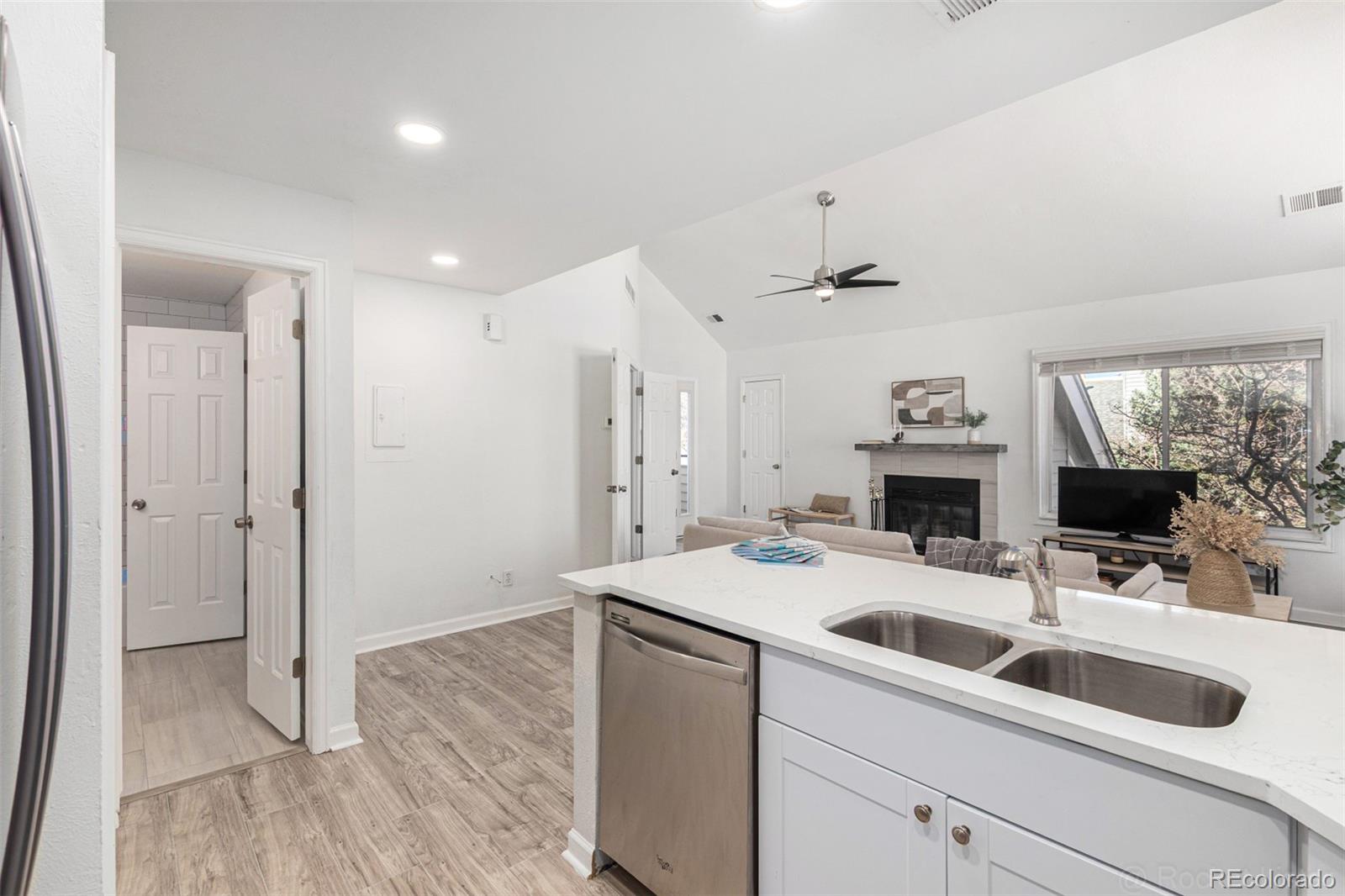 8500 E Jefferson Avenue Unit: 17C