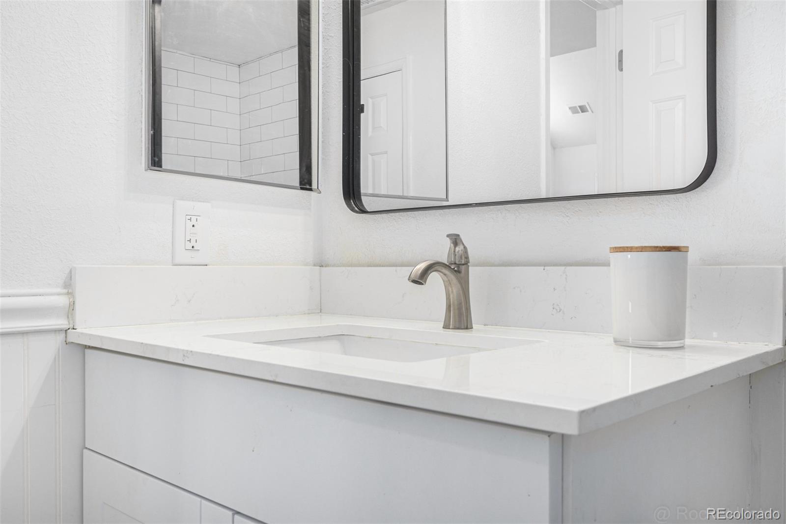 8500 E Jefferson Avenue Unit: 17C