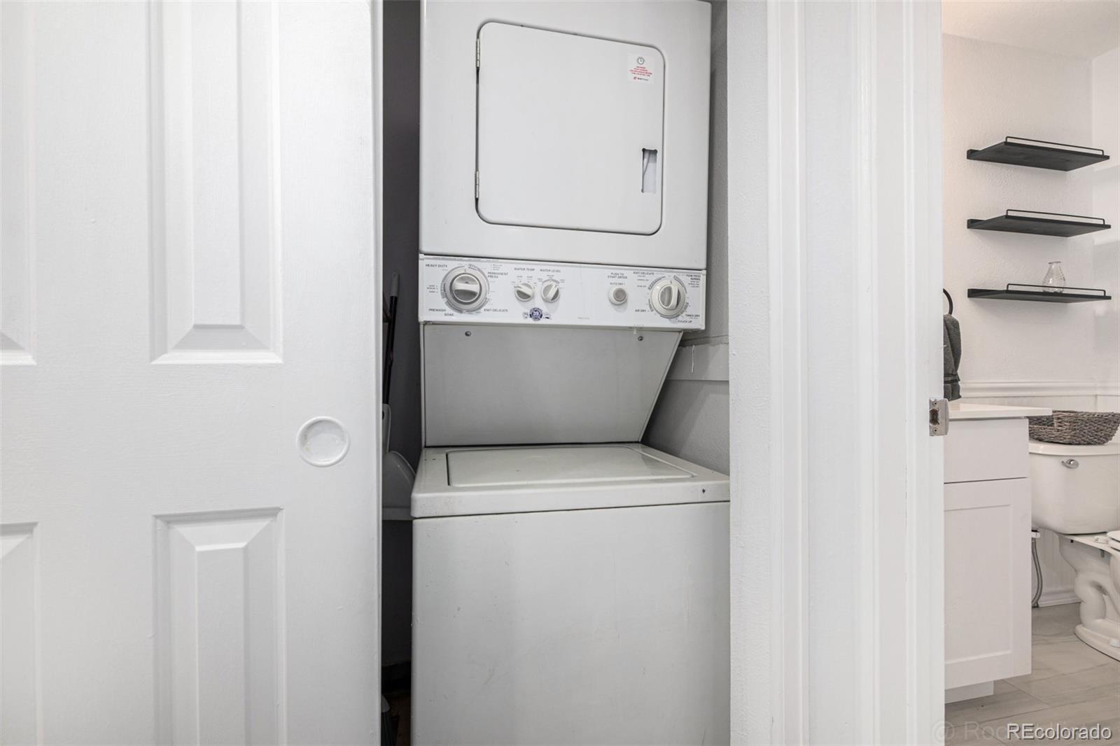 8500 E Jefferson Avenue Unit: 17C