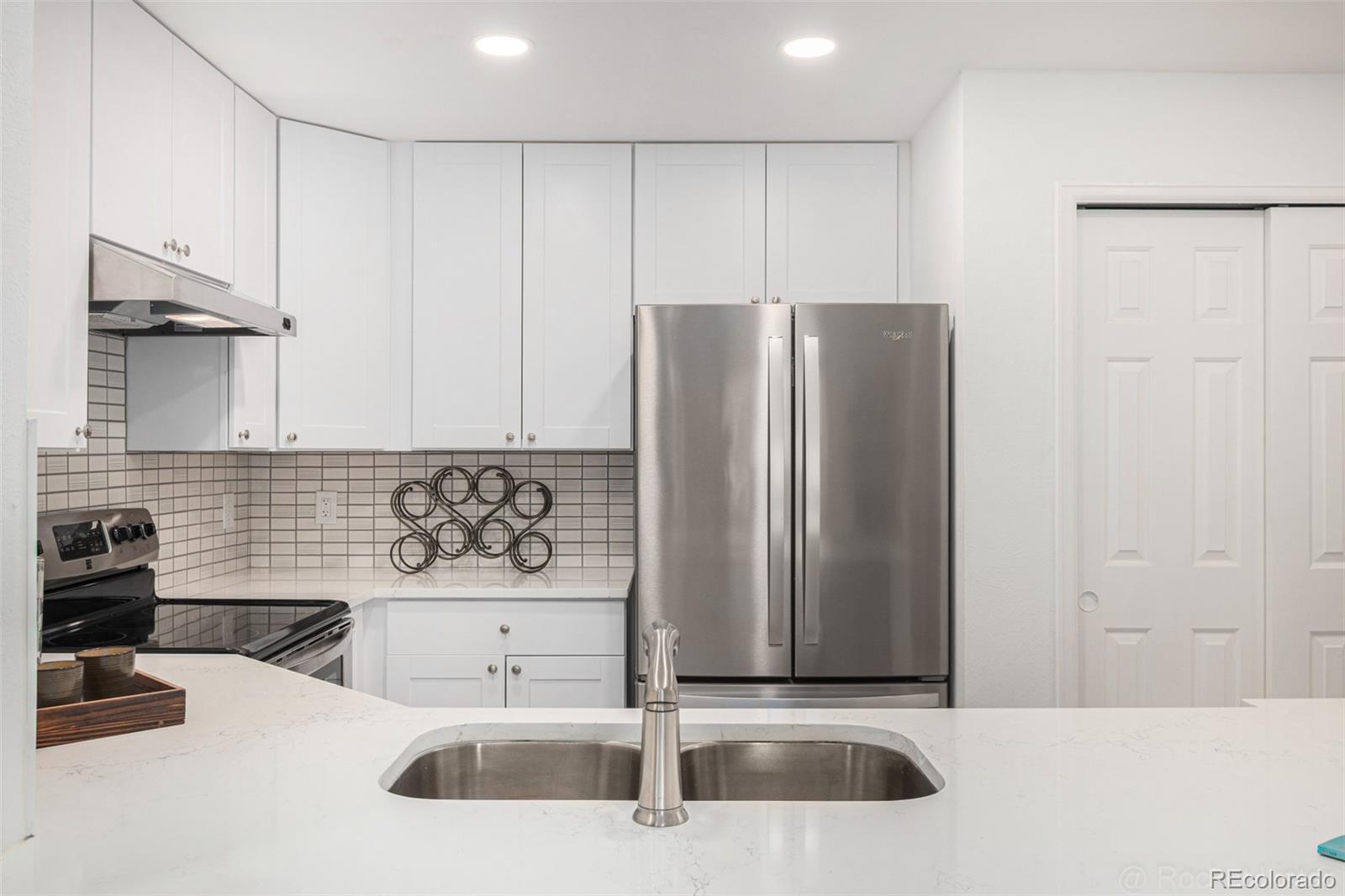 8500 E Jefferson Avenue Unit: 17C