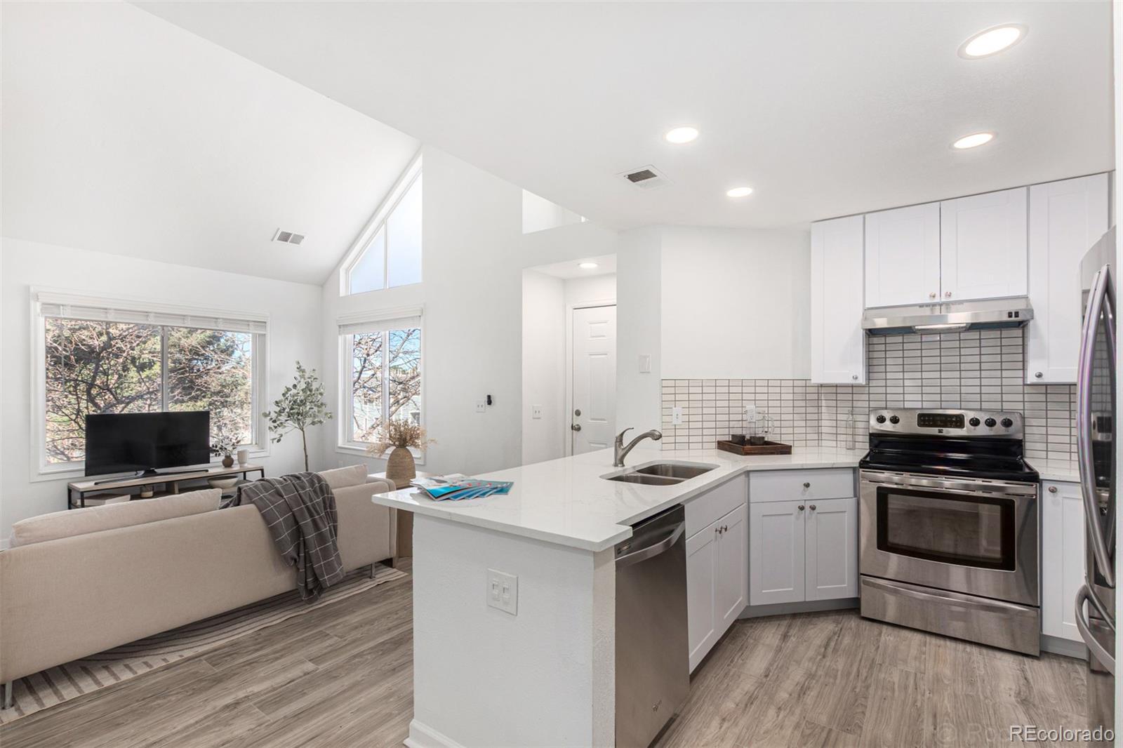 8500 E Jefferson Avenue Unit: 17C