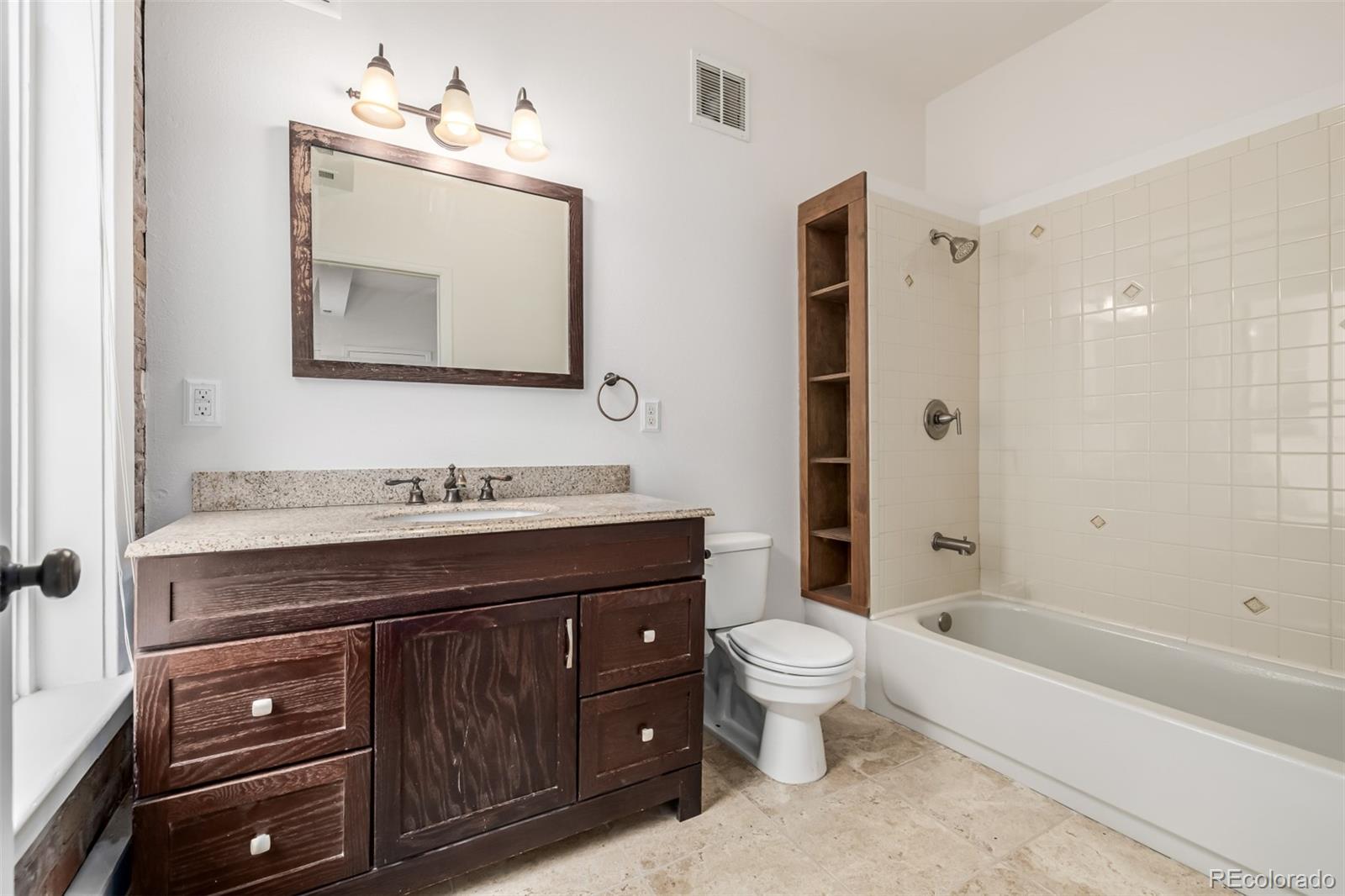1210 E Colfax Avenue Unit: 301