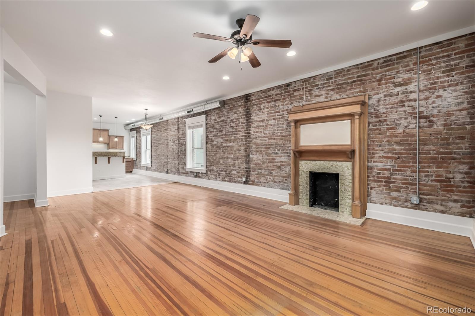1210 E Colfax Avenue Unit: 301