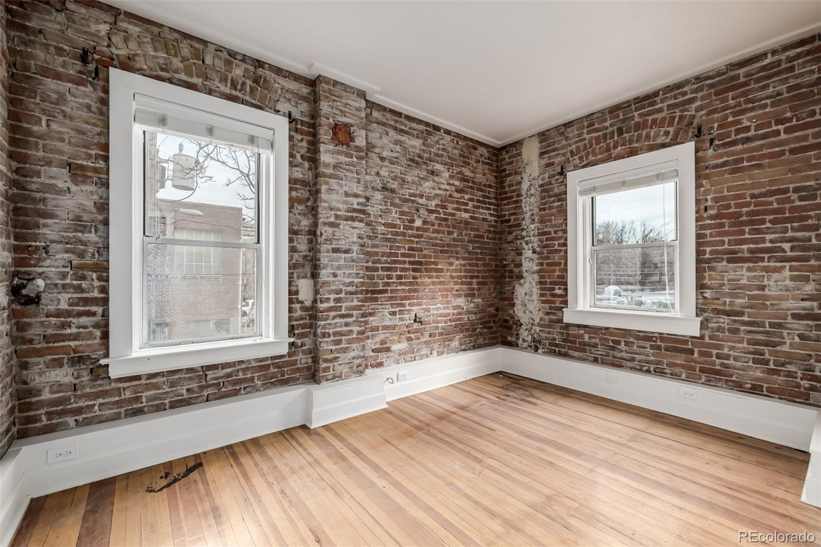1210 E Colfax Avenue Unit: 301