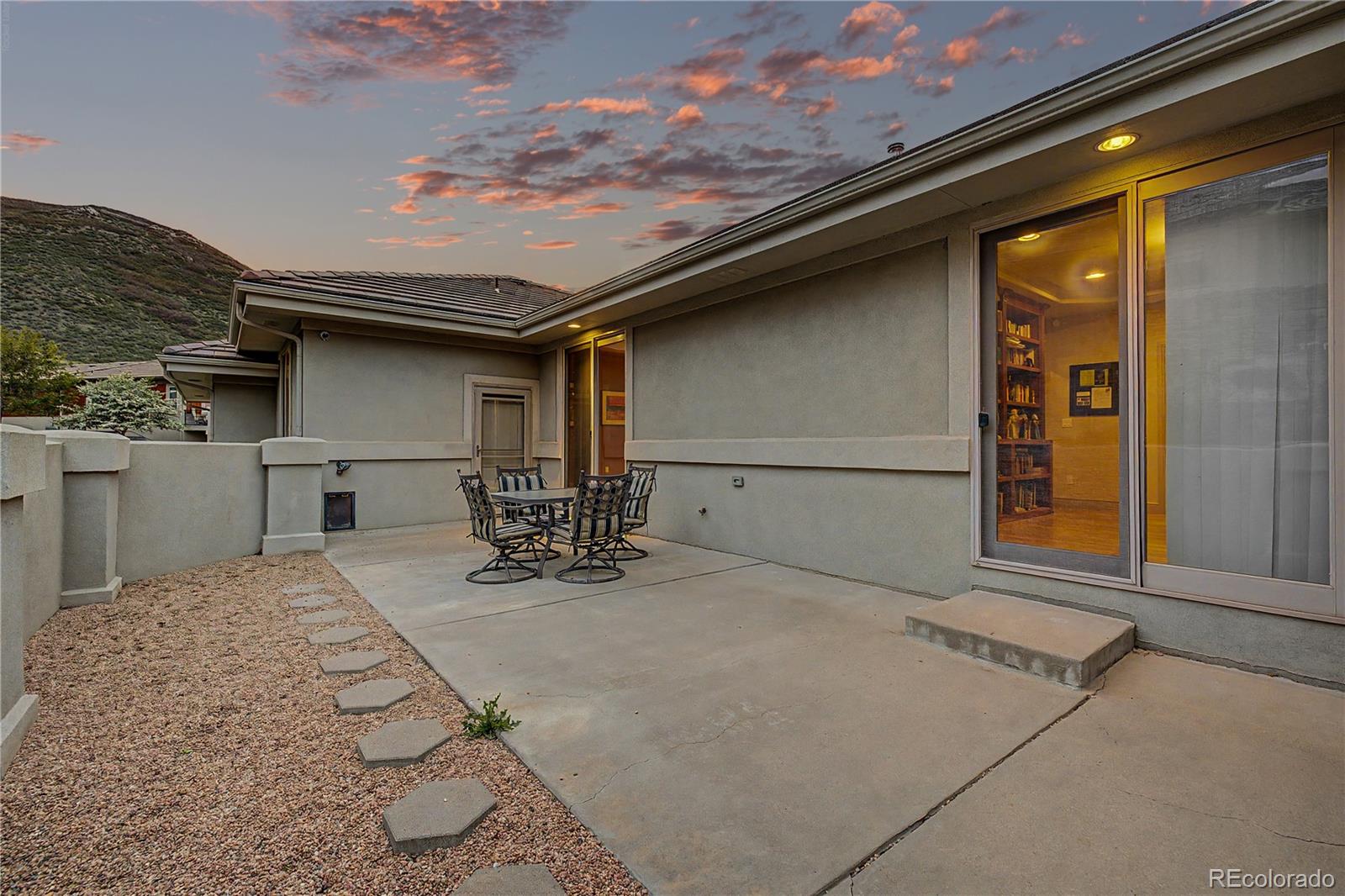11164 W Yucca