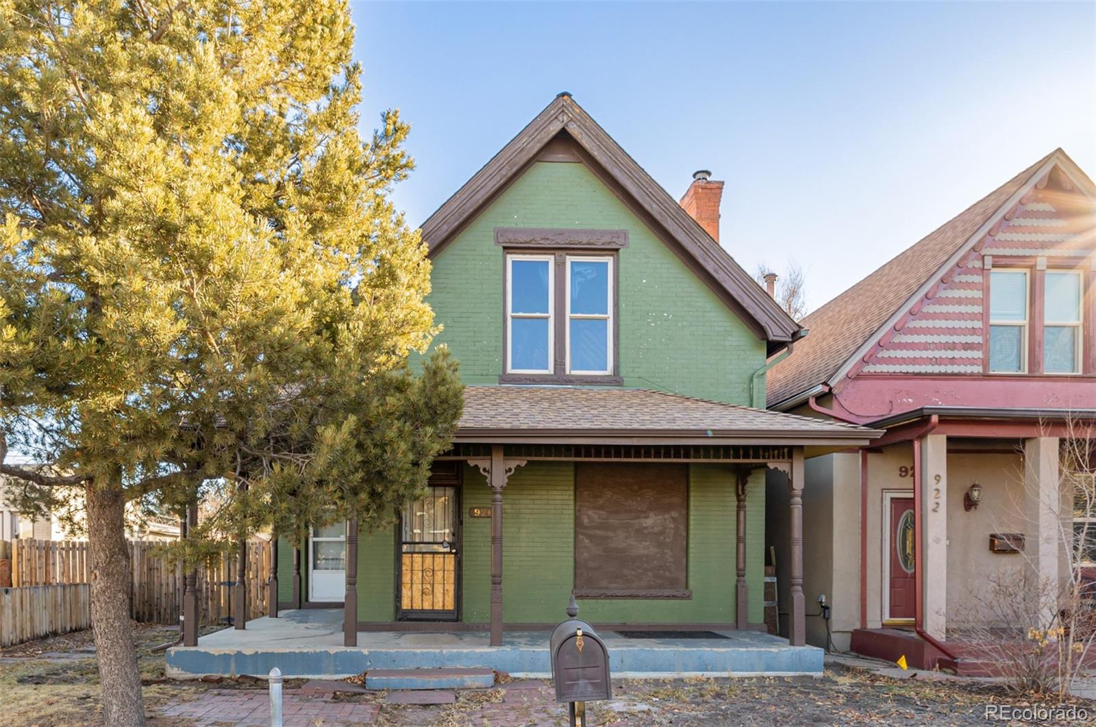 926 Lipan Street