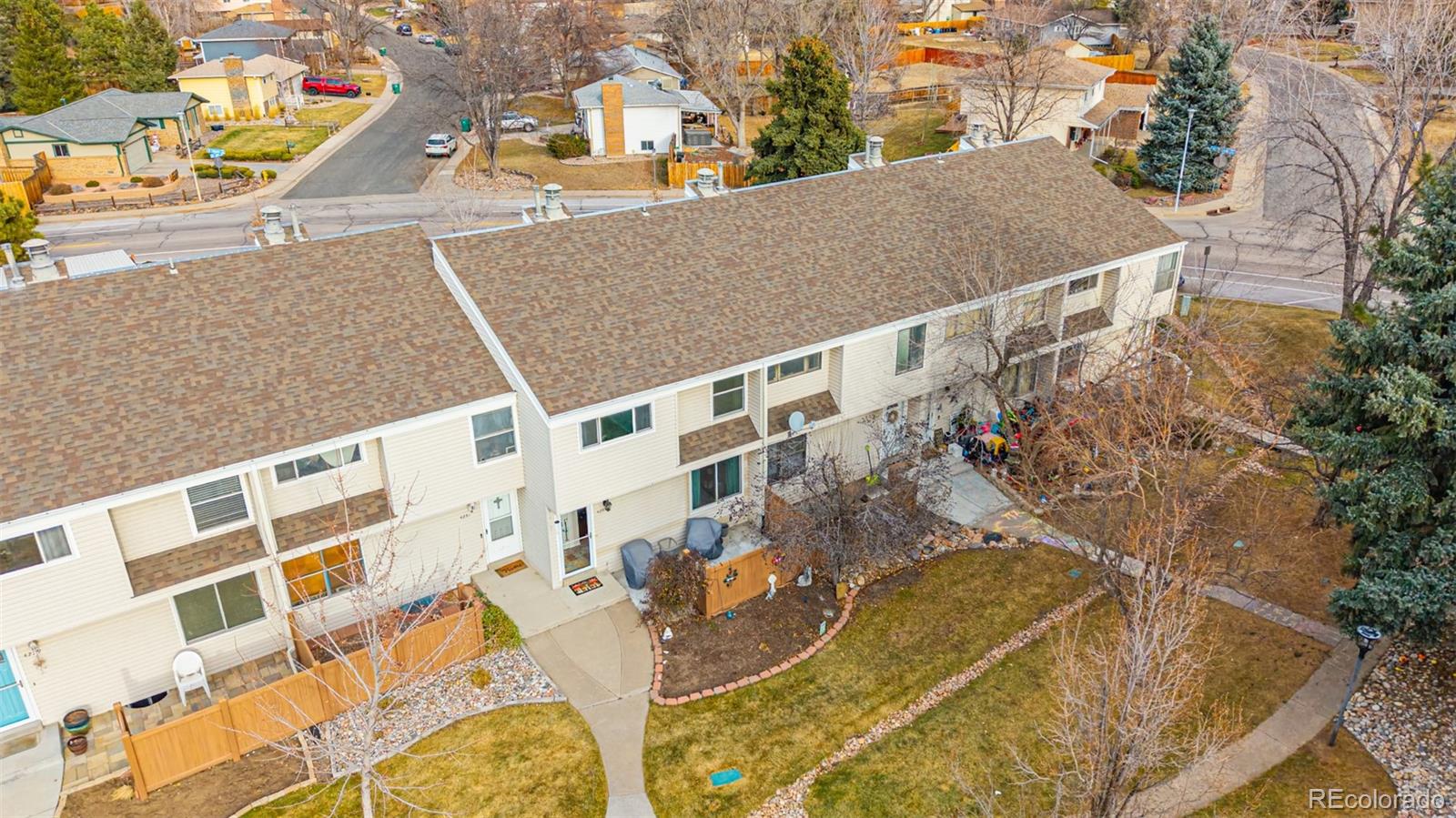 4233 E Maplewood Way