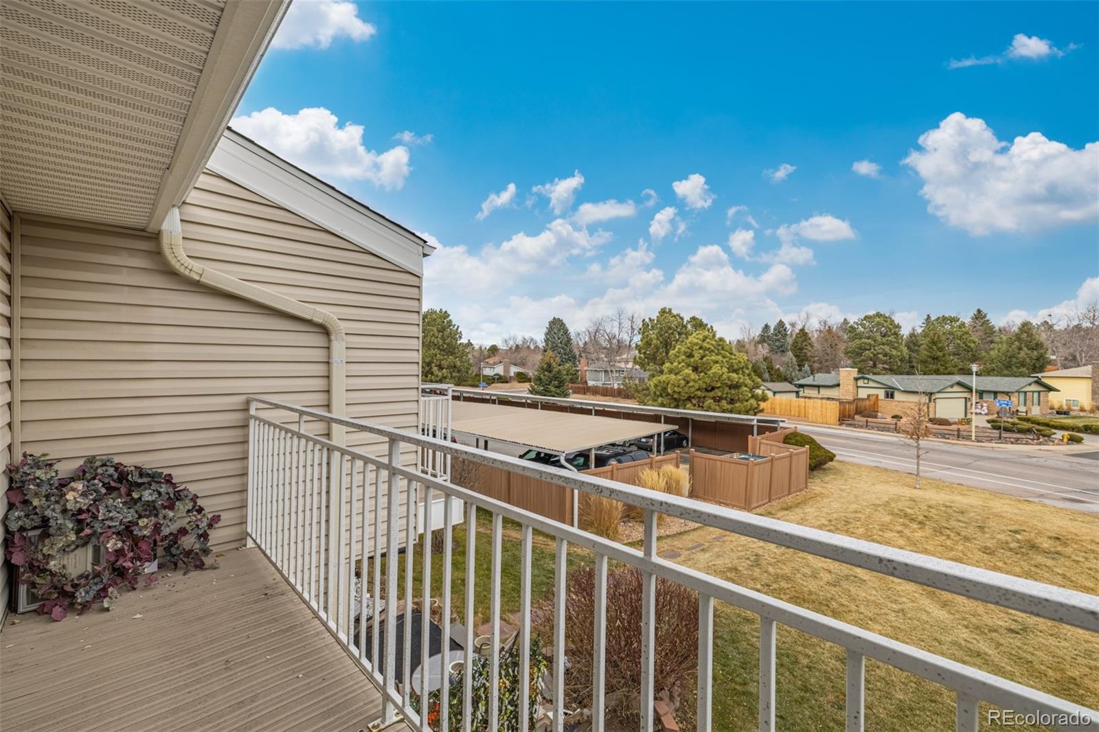 4233 E Maplewood Way