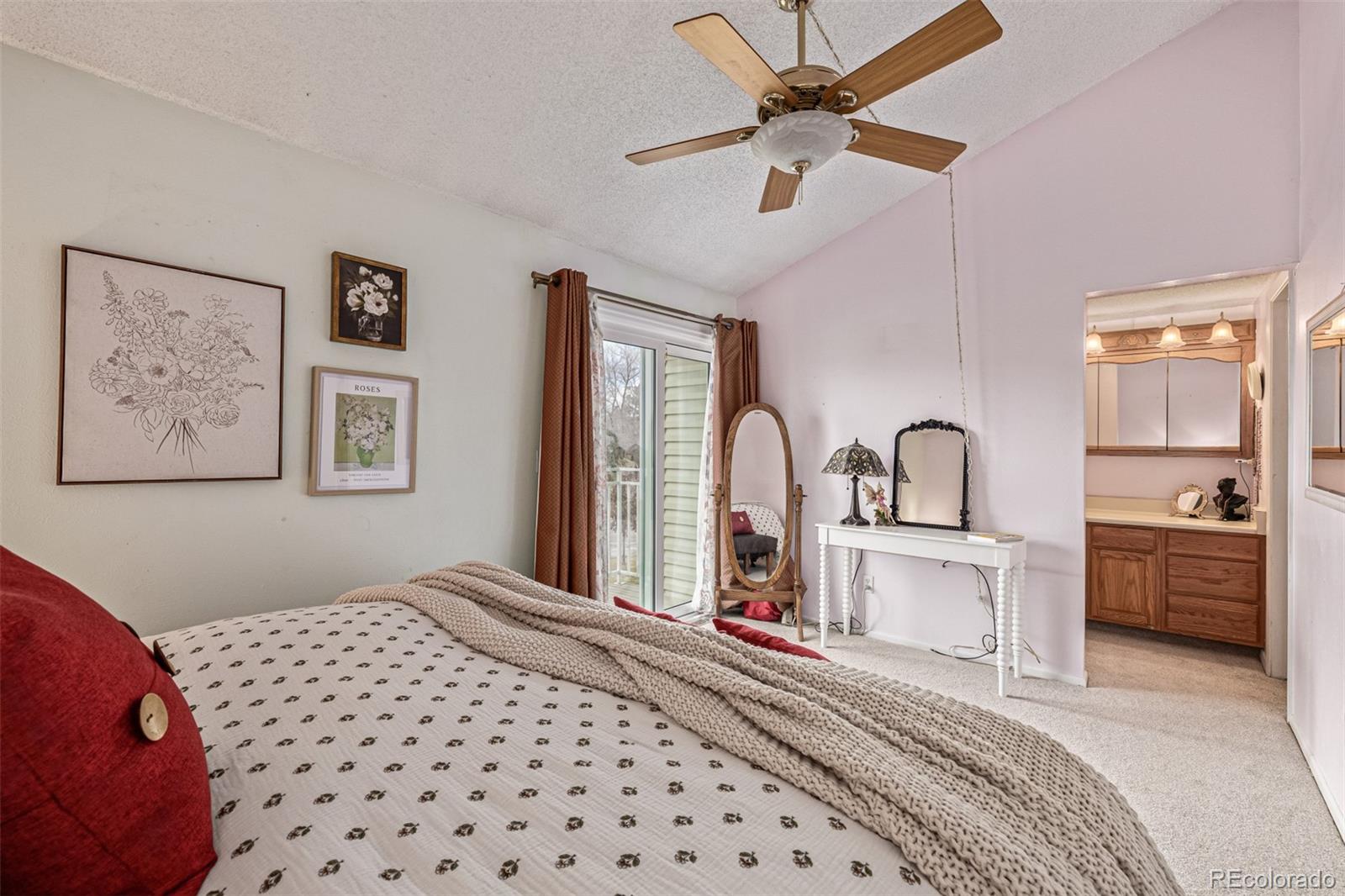 4233 E Maplewood Way