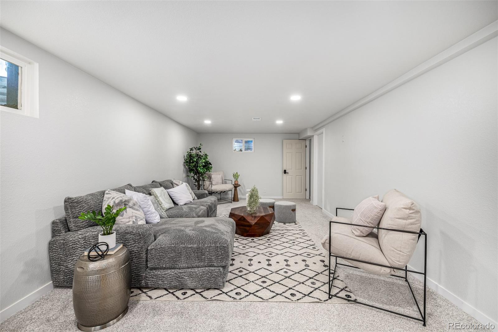 8861 Hastings Way