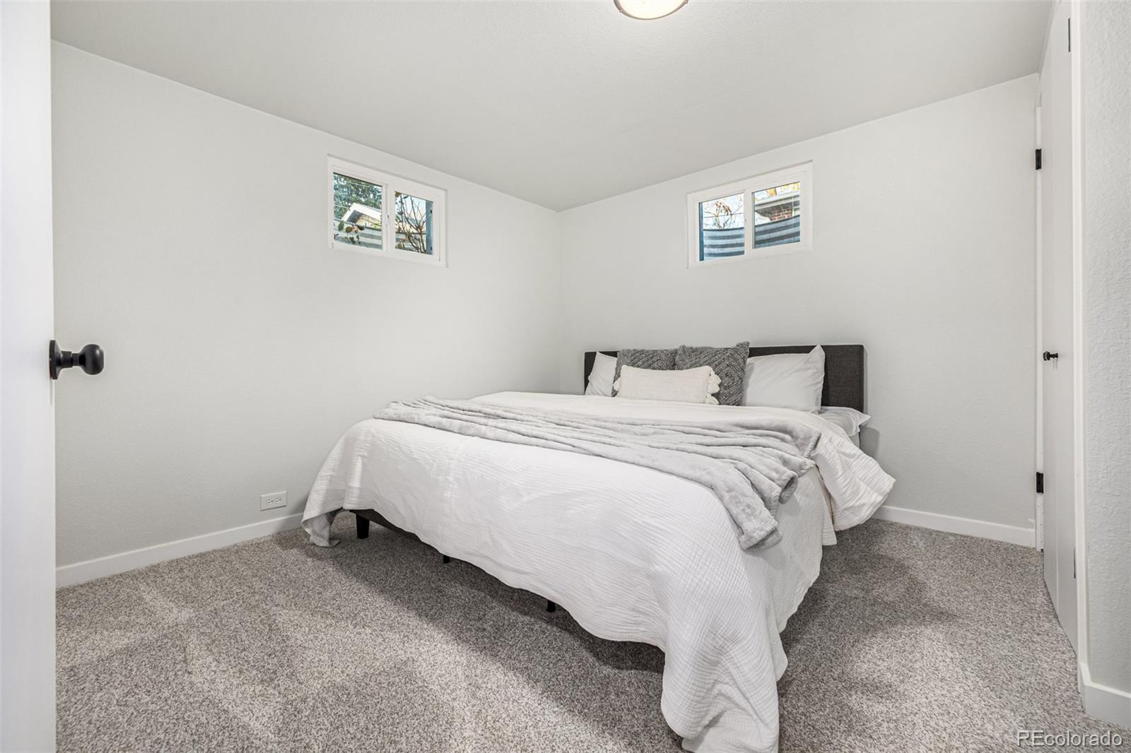 8861 Hastings Way