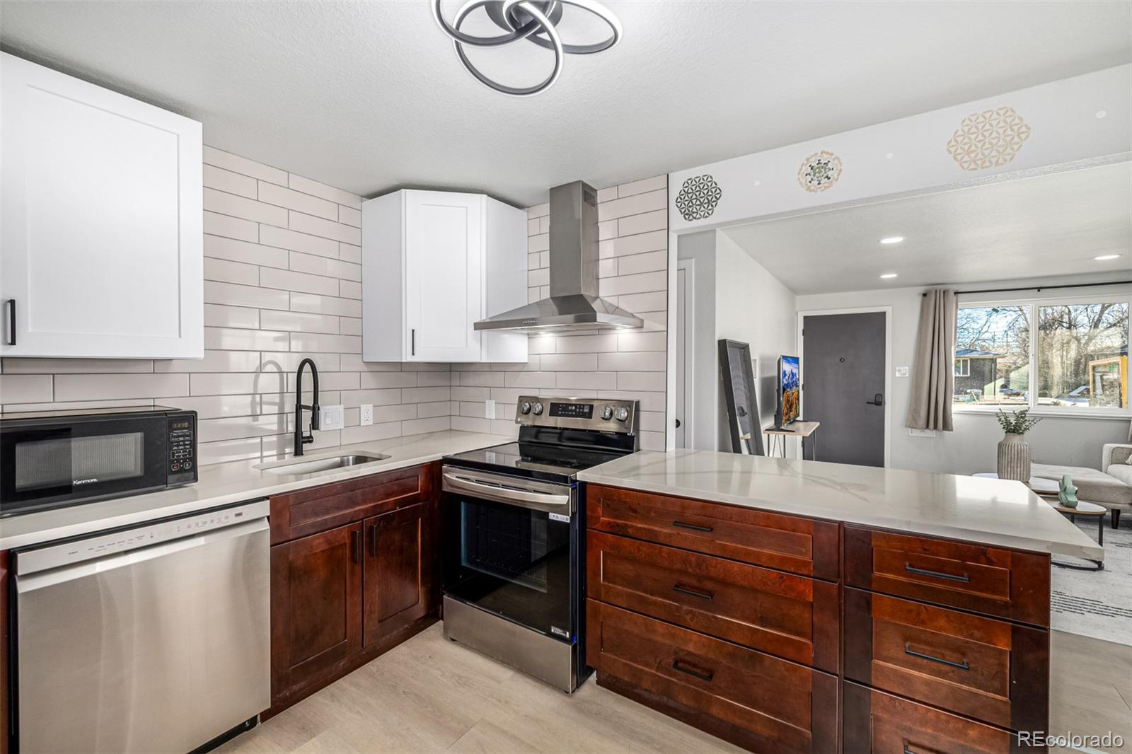 8861 Hastings Way