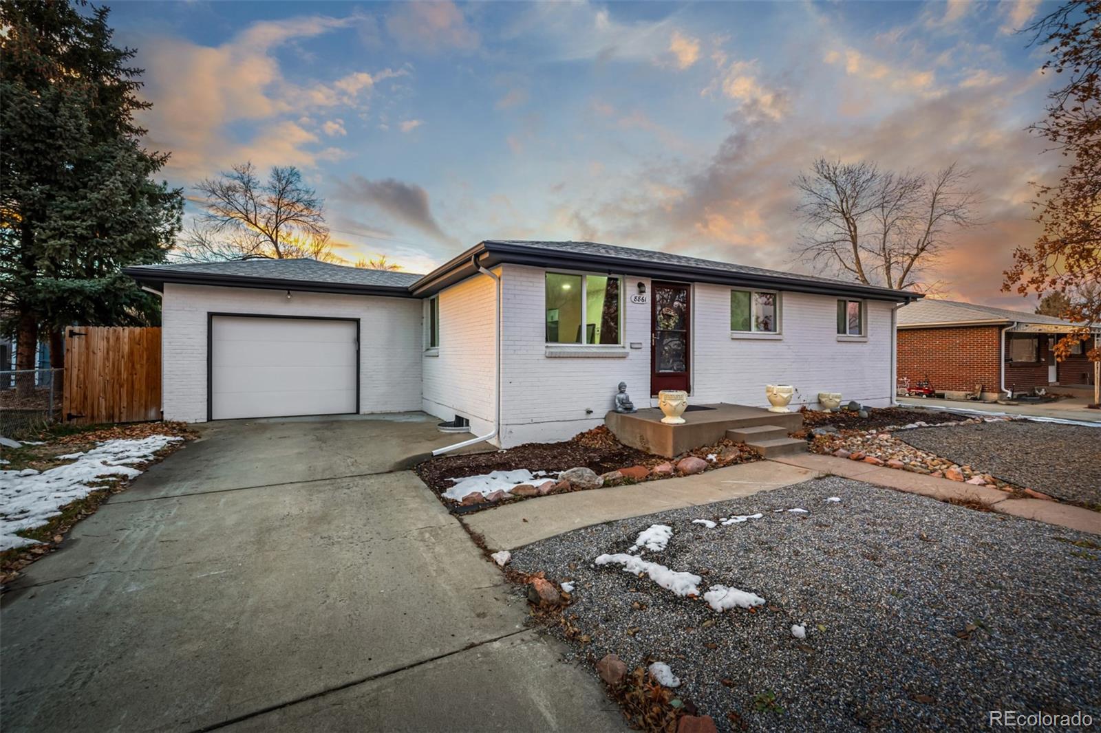 8861 Hastings Way