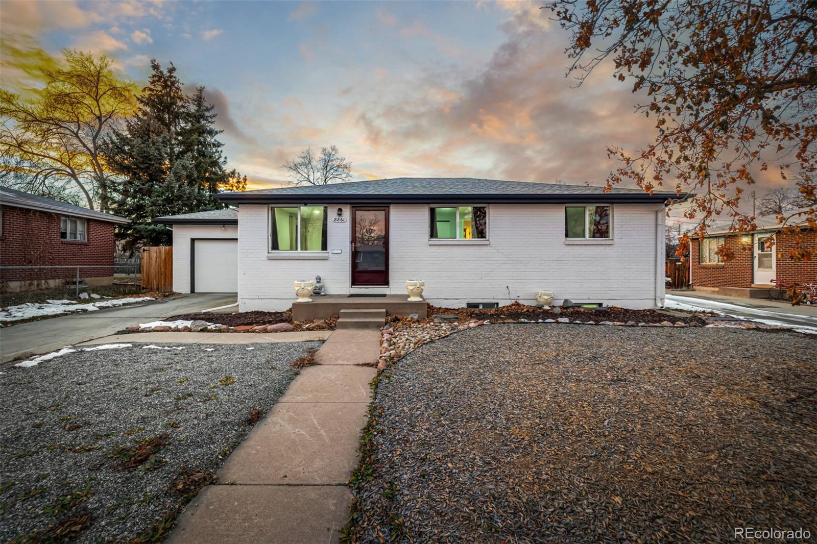 8861 Hastings Way
