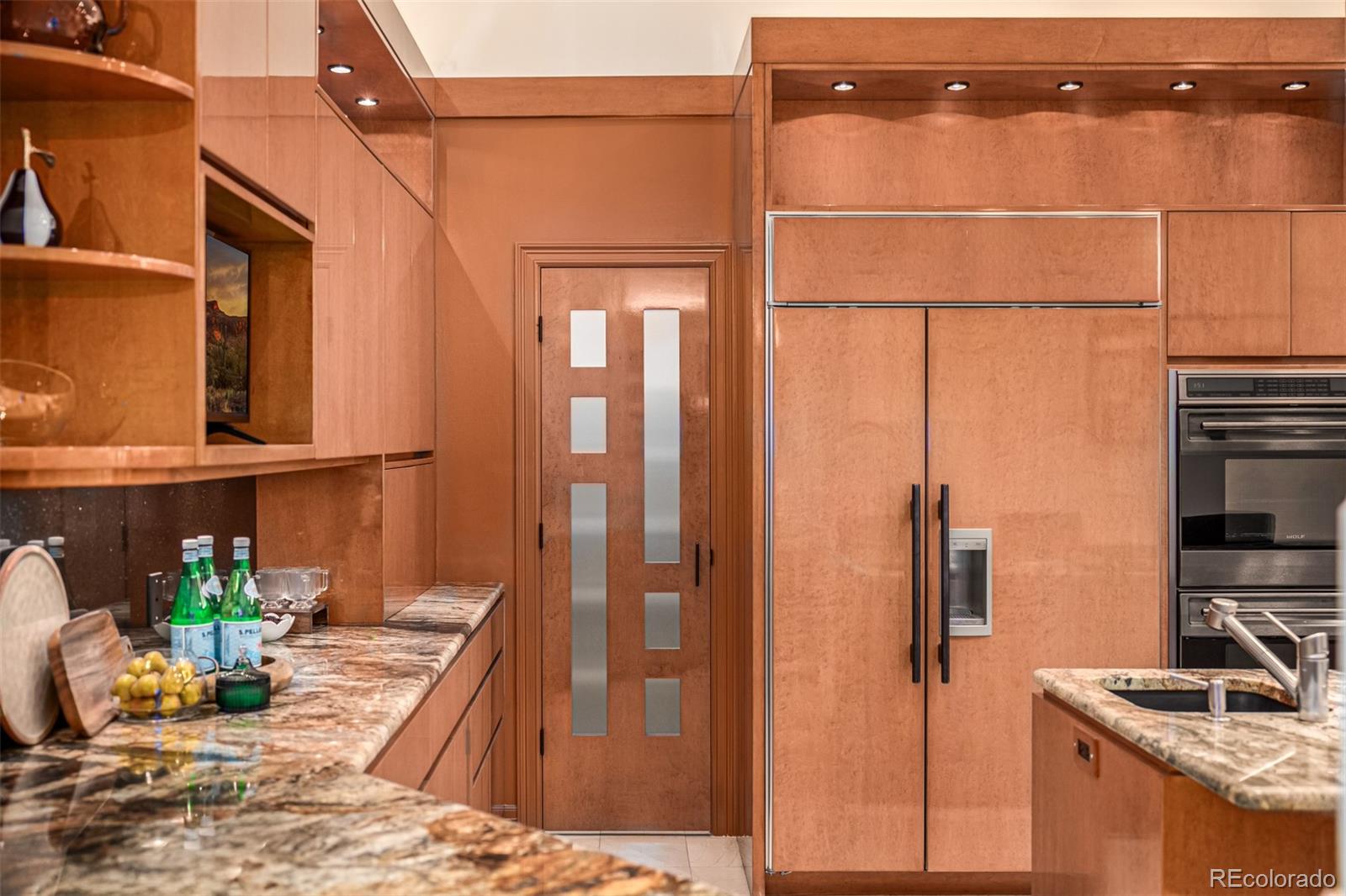400 S Steele Street Unit: 64