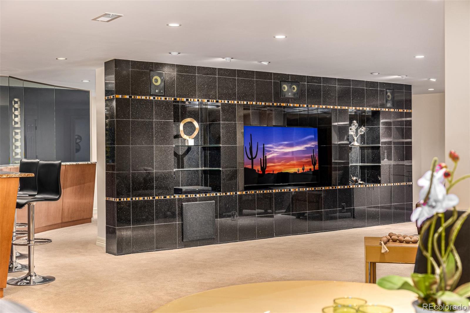 400 S Steele Street Unit: 64