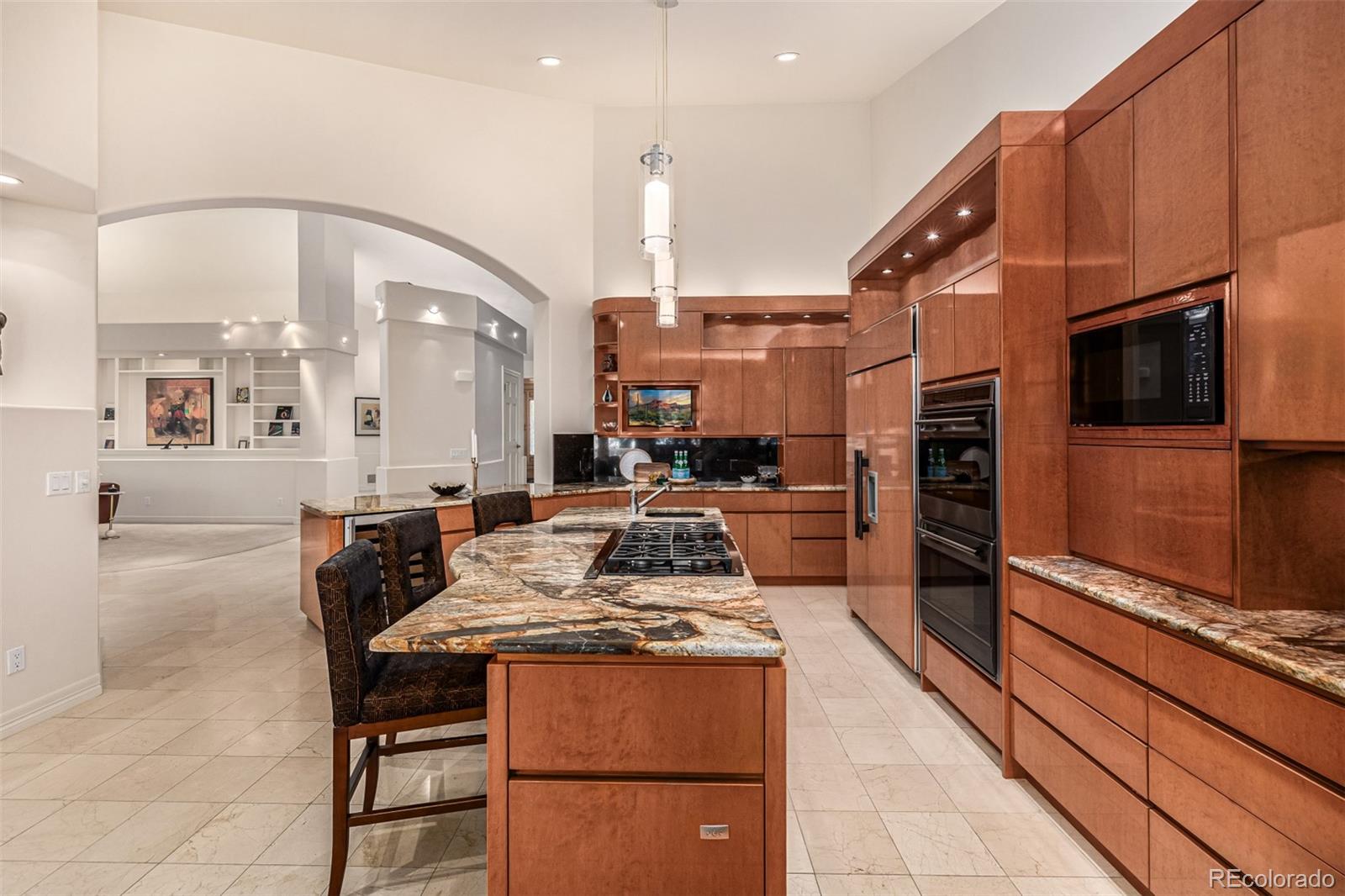 400 S Steele Street Unit: 64