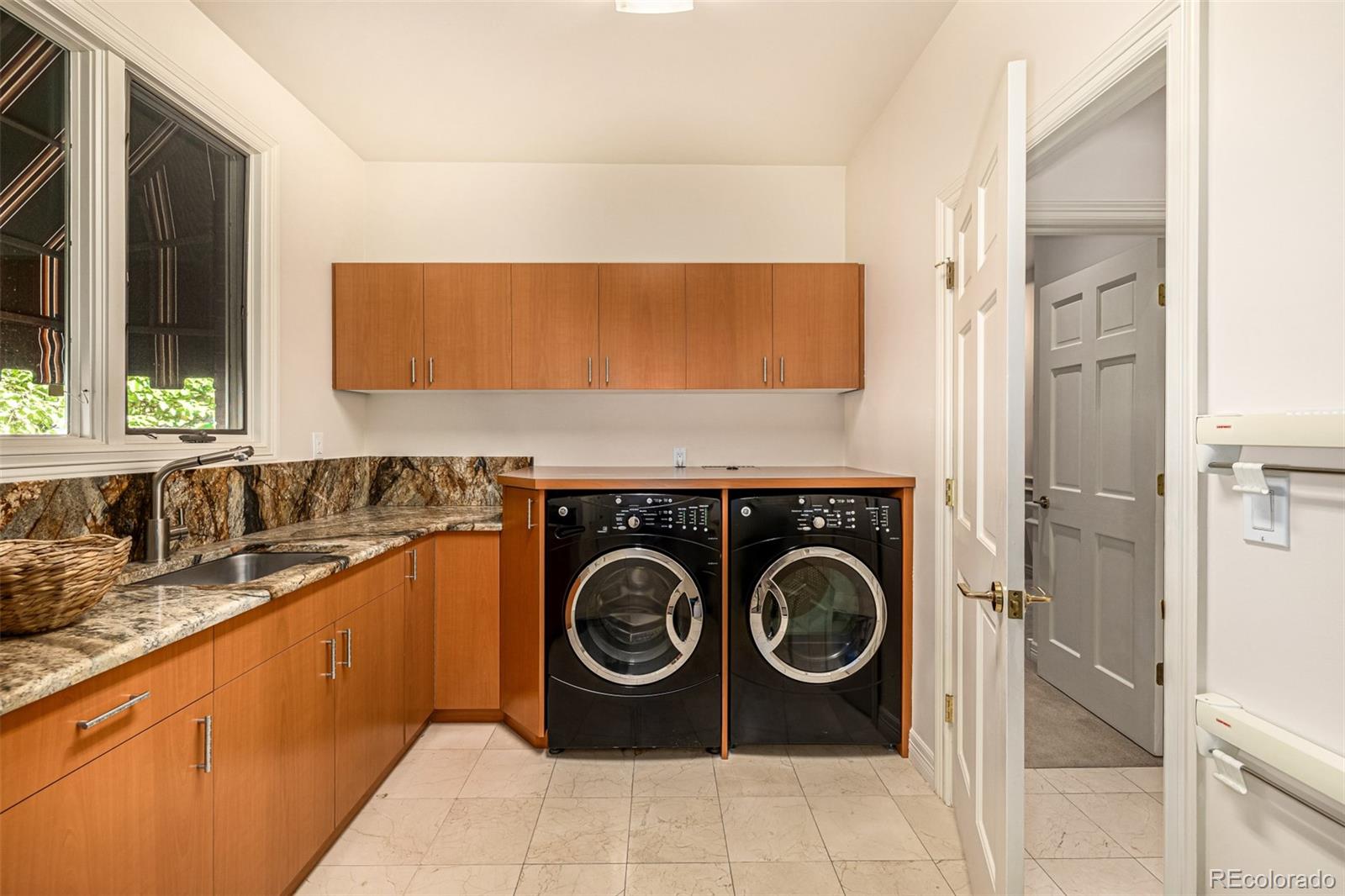 400 S Steele Street Unit: 64