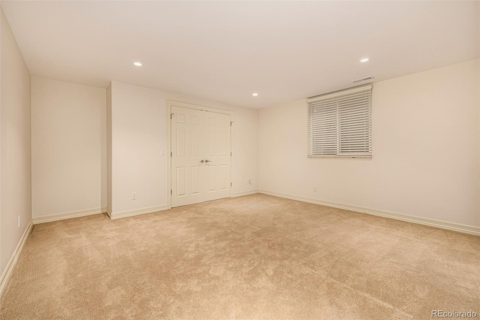 400 S Steele Street Unit: 64