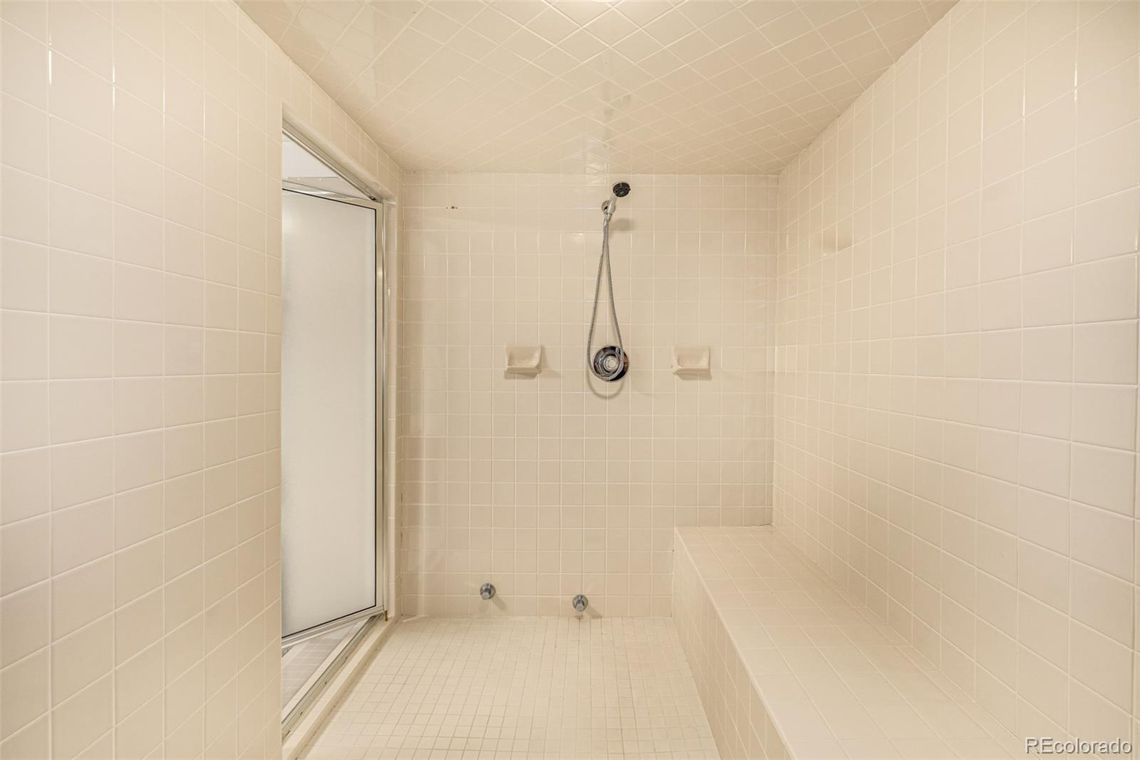 400 S Steele Street Unit: 64
