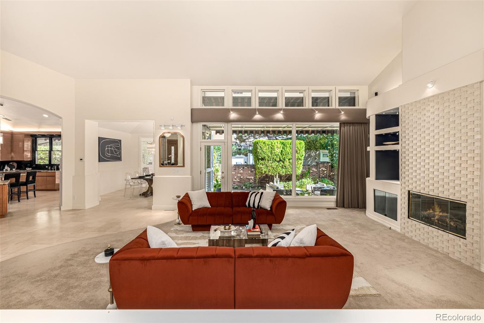 400 S Steele Street Unit: 64