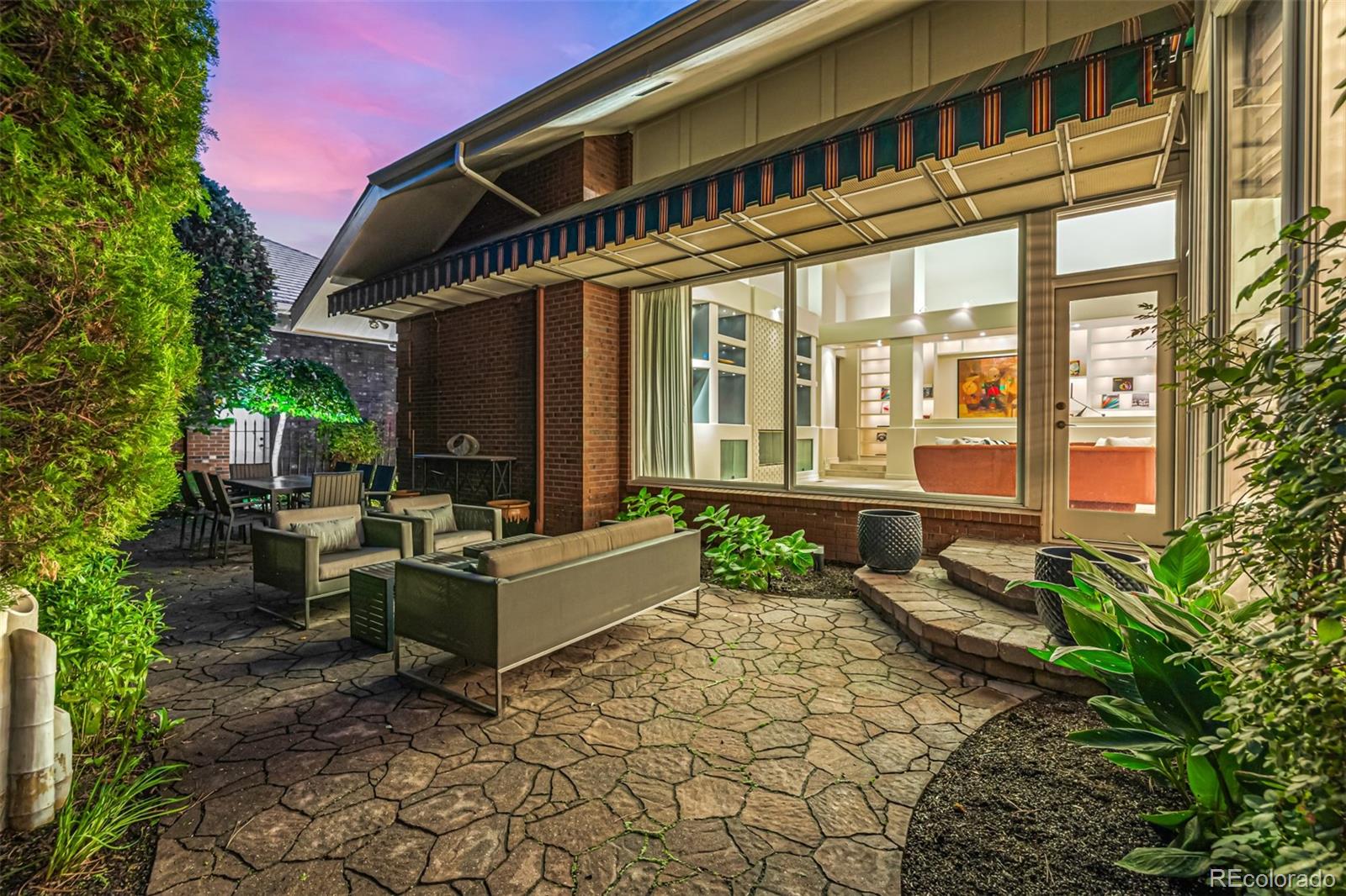400 S Steele Street Unit: 64