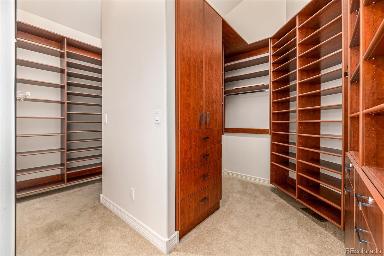 400 S Steele Street Unit: 64