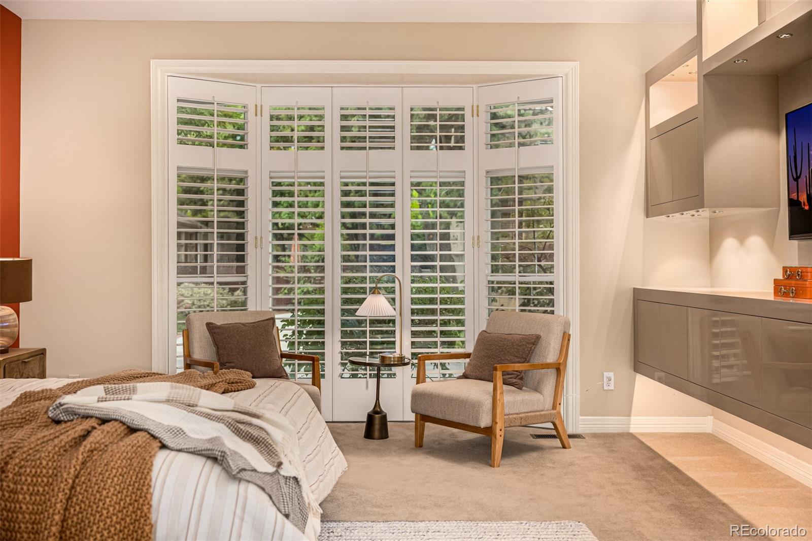 400 S Steele Street Unit: 64