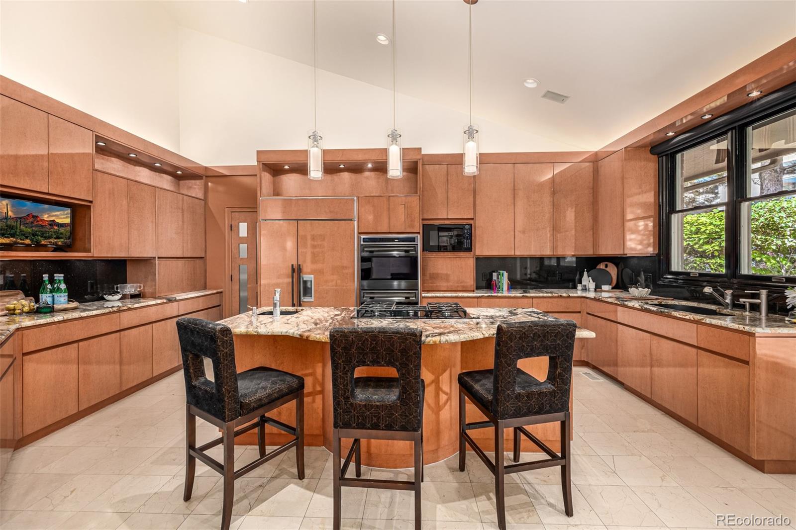 400 S Steele Street Unit: 64